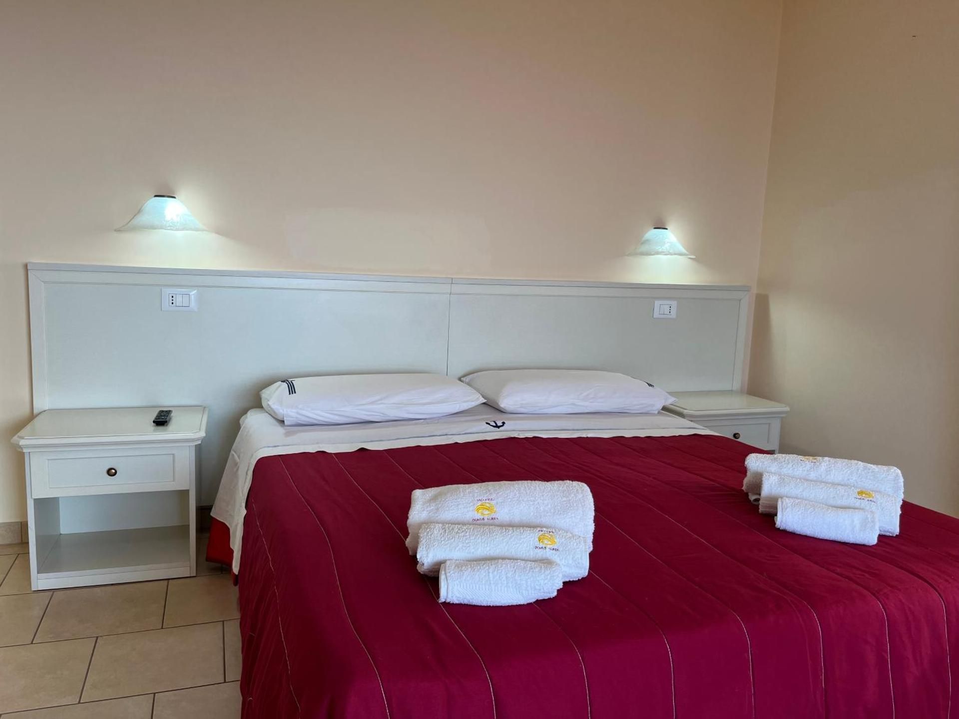 Deluxe Double Room with Balcony and Sea View