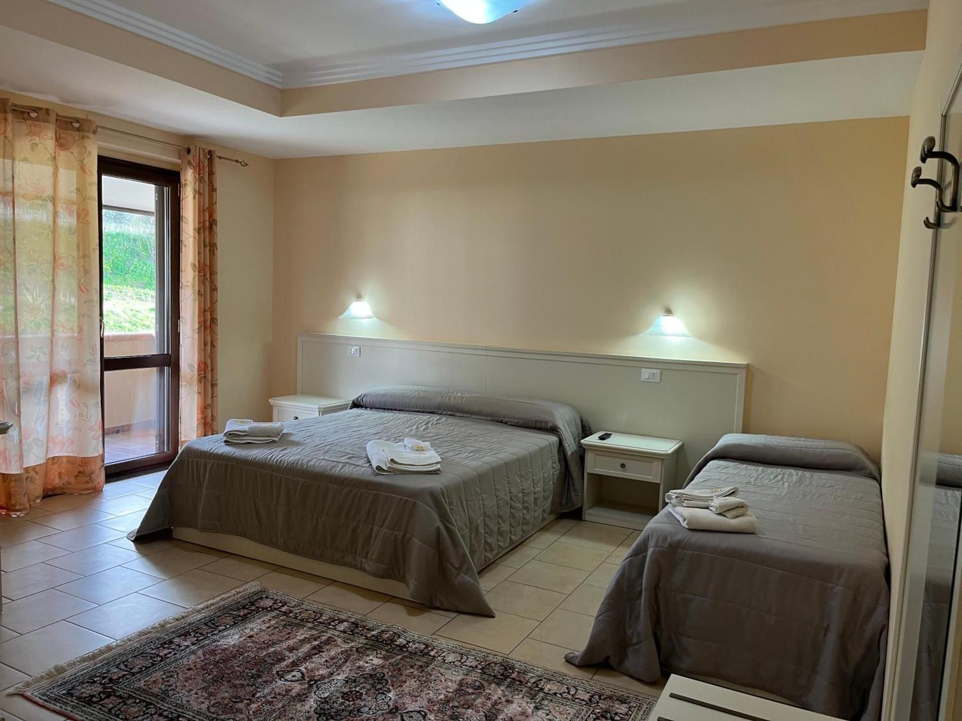 Comfort Triple Room