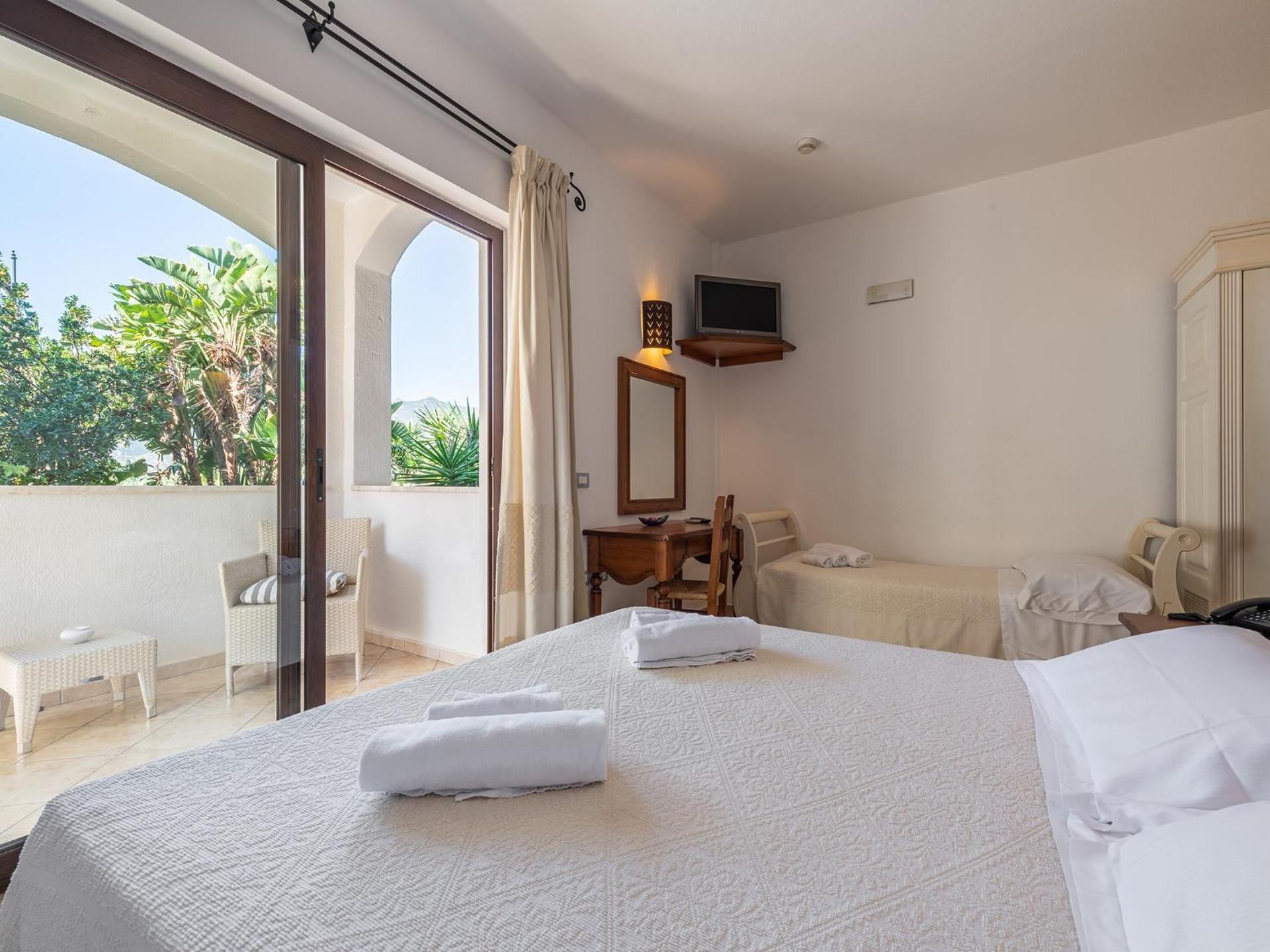 Hotel RaffaEl Triple Room with Balcony