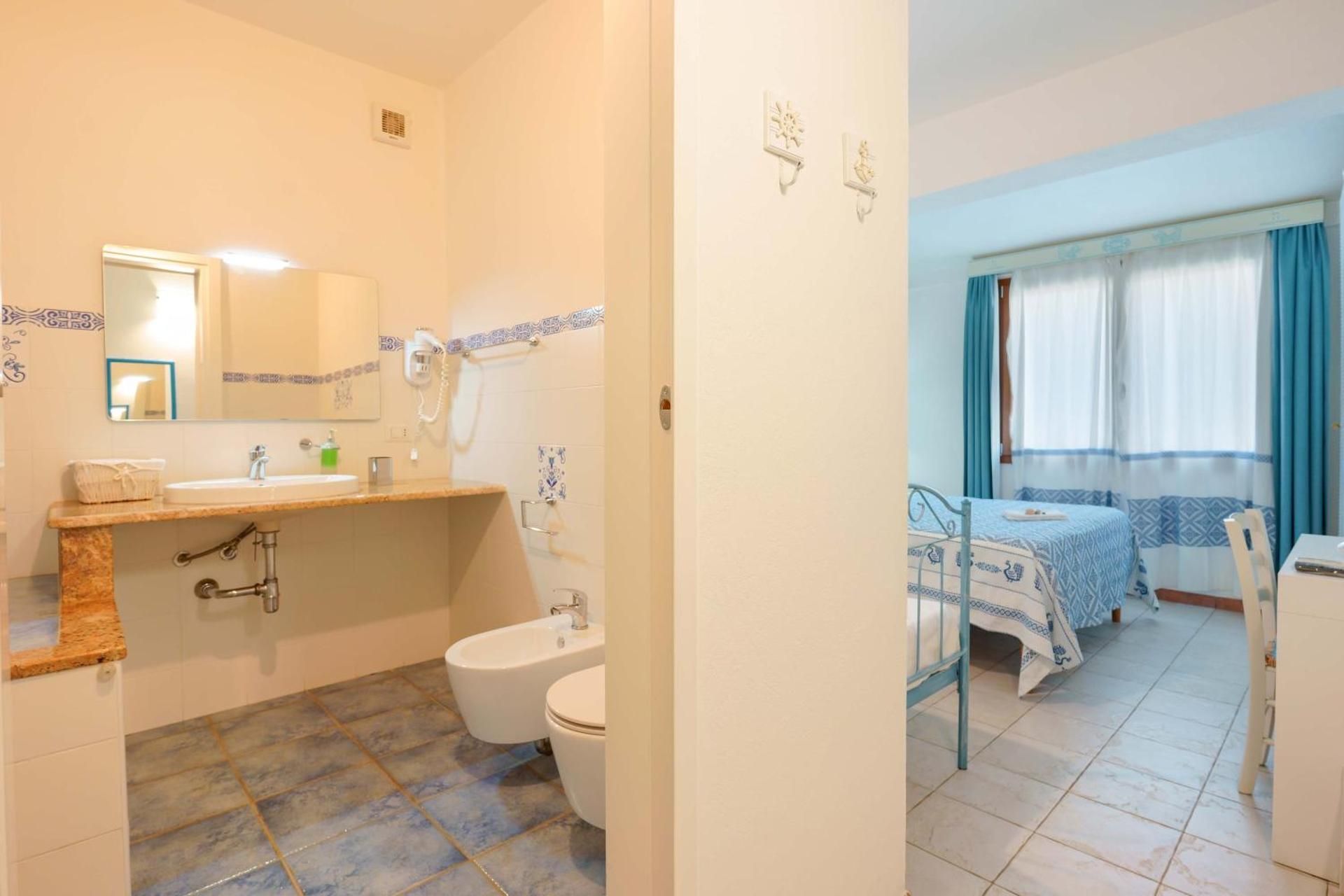 Triple Room with Private Bathroom