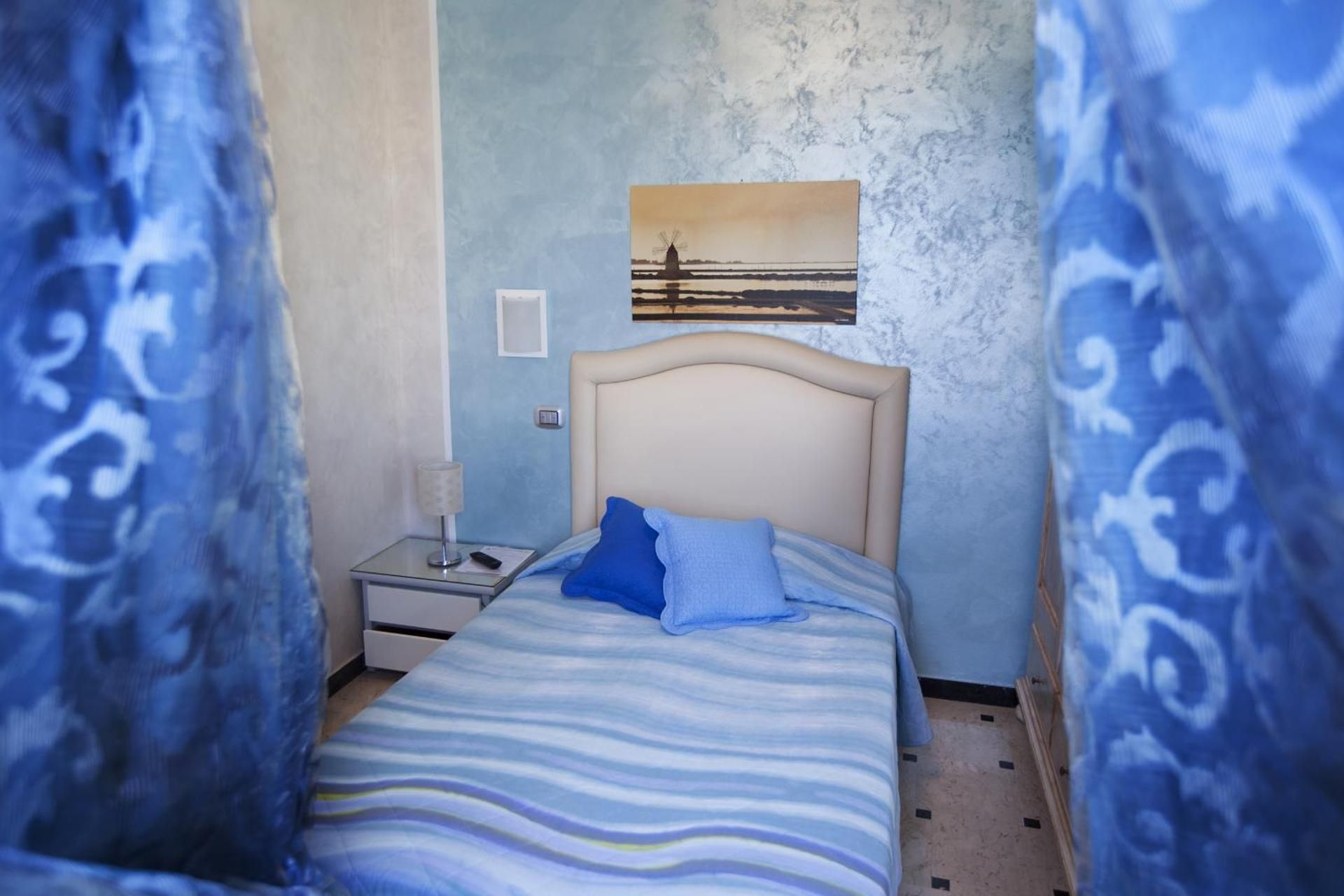 Small Single Room
