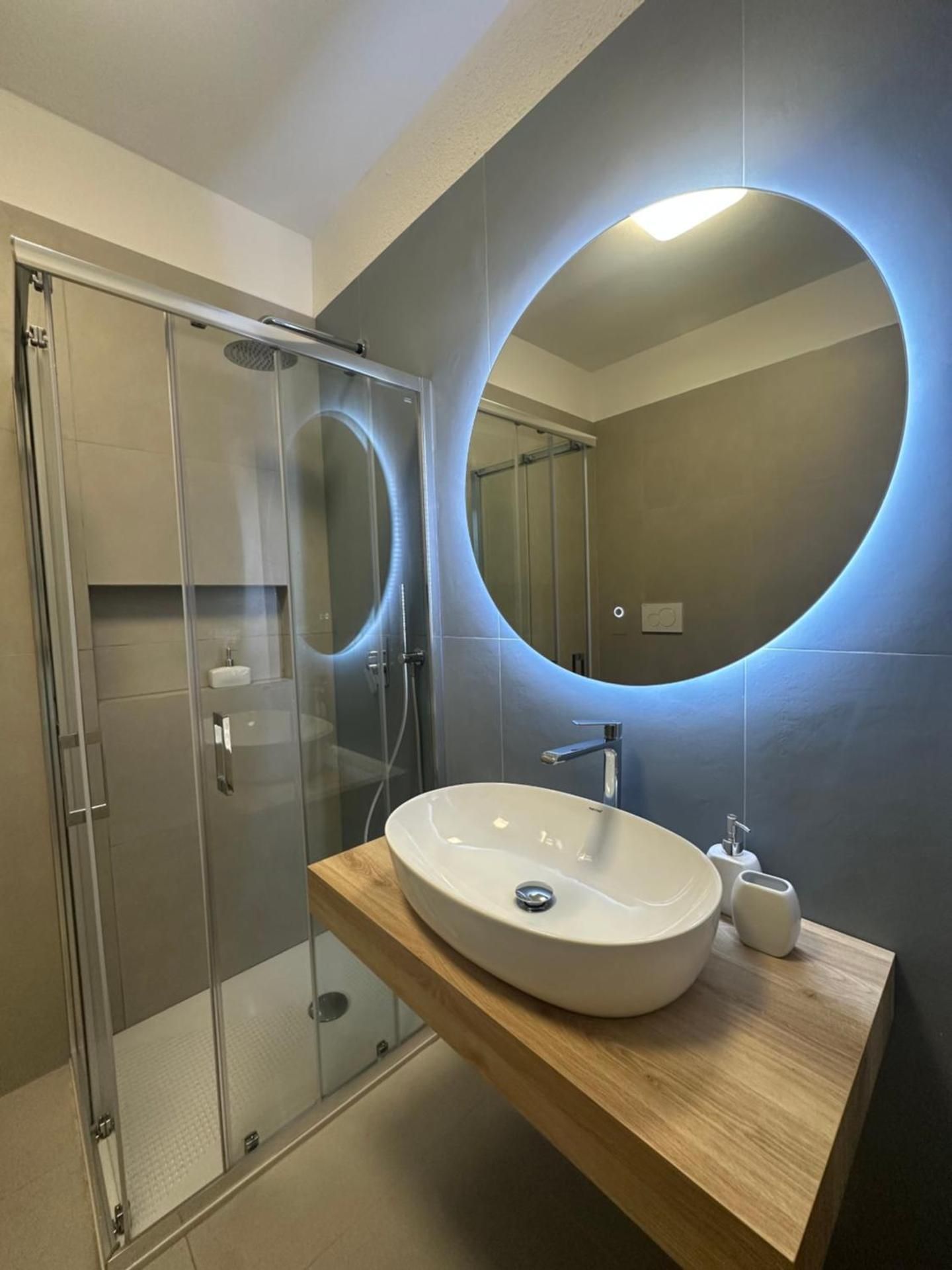 Mater Double Room with Private Bathroom 3