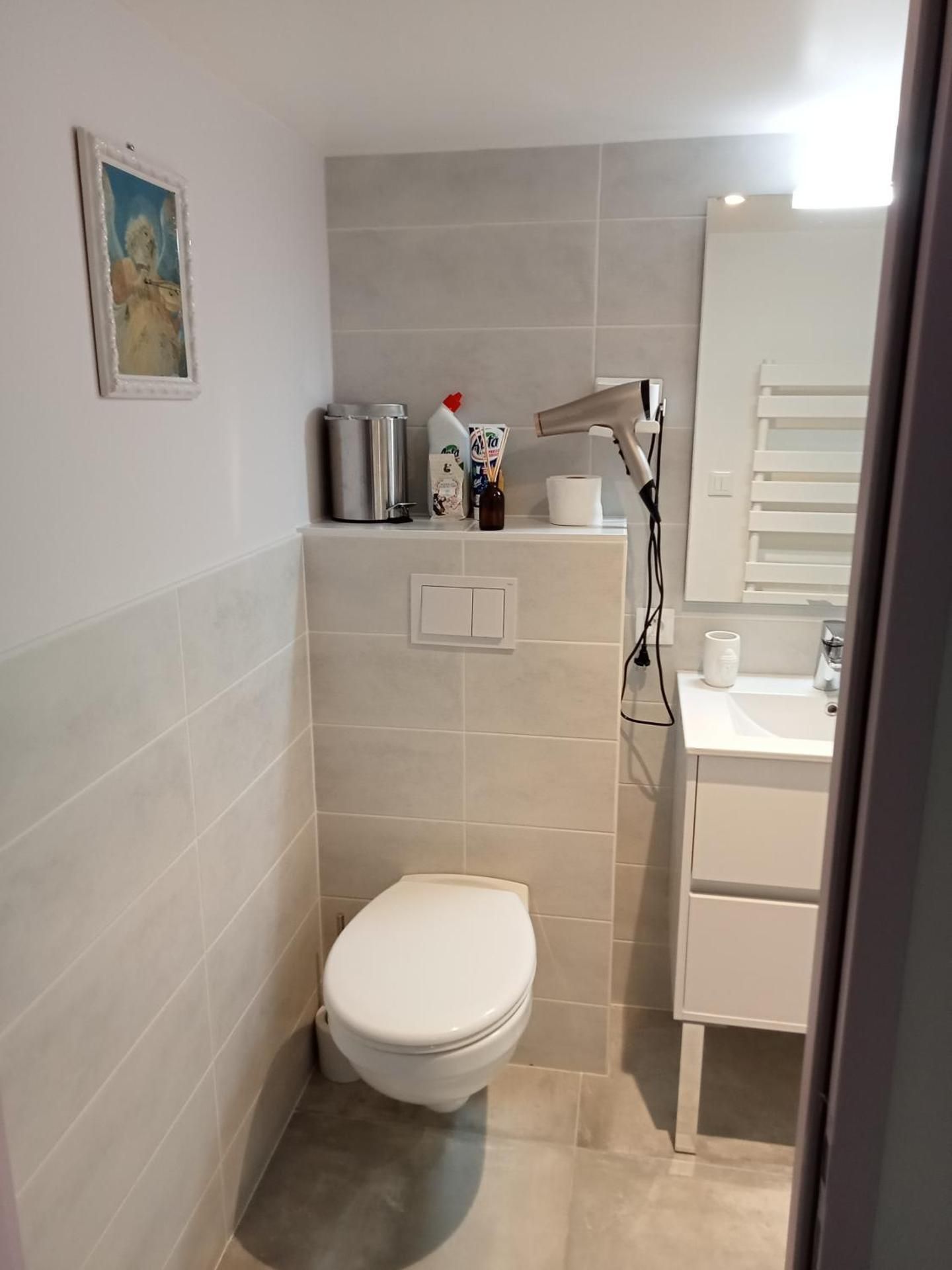 Deluxe Room (2 Adults + 1 Child)