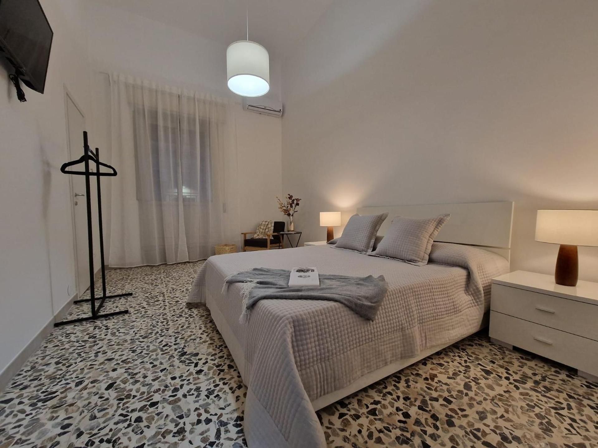 One-Bedroom Deluxe Apartment
