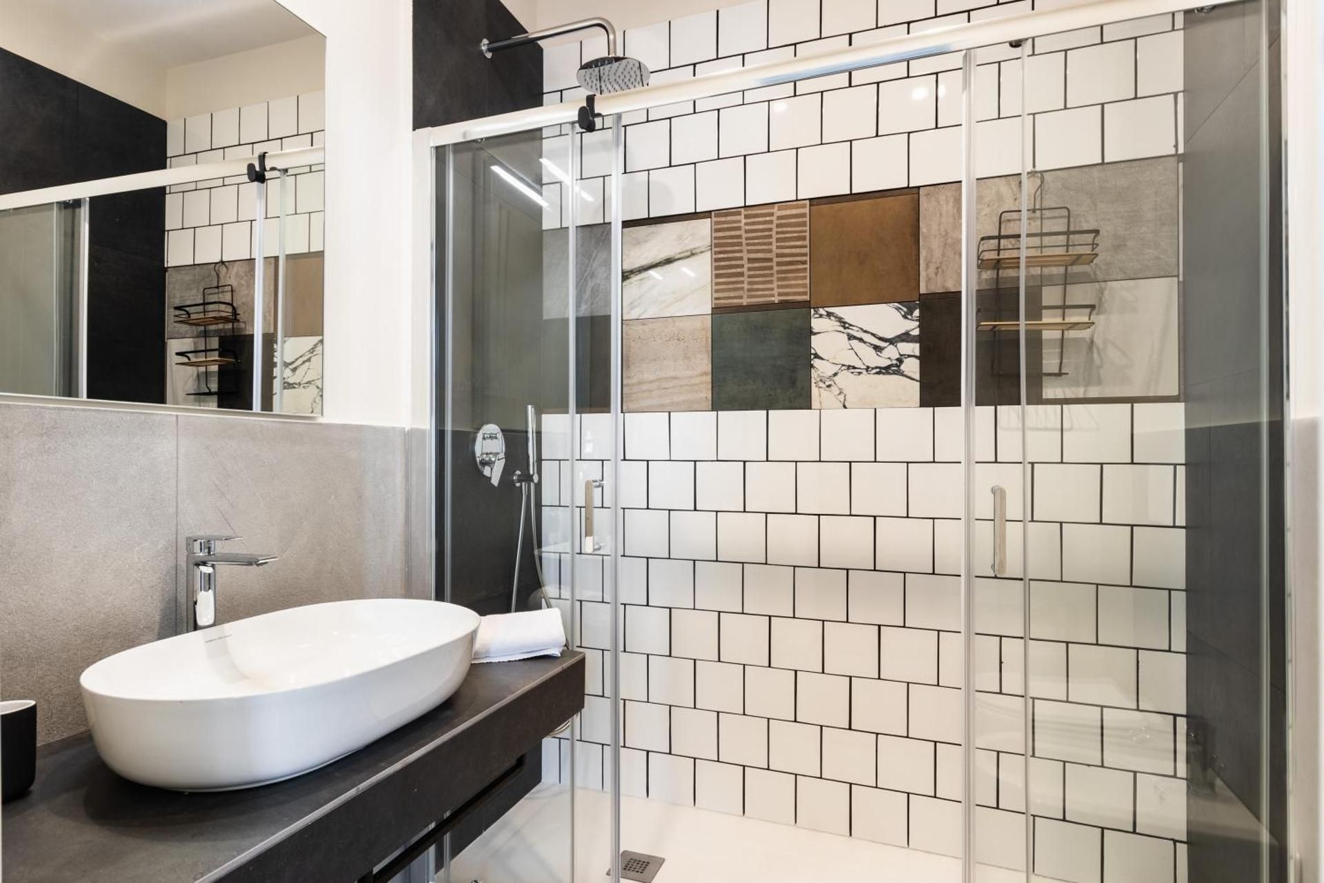 One-Bedroom Deluxe Apartment