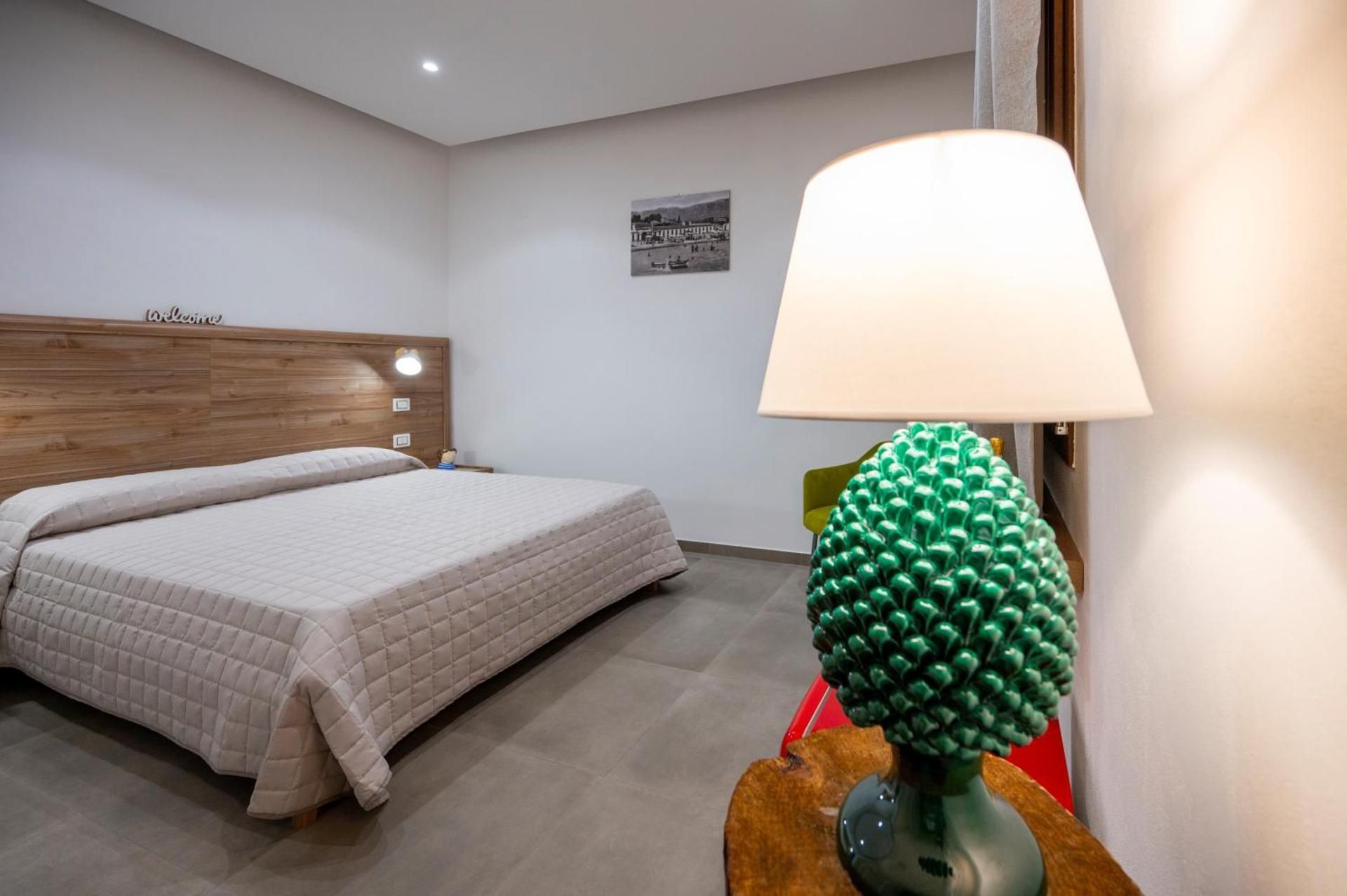 Deluxe Double Room with Side Sea View