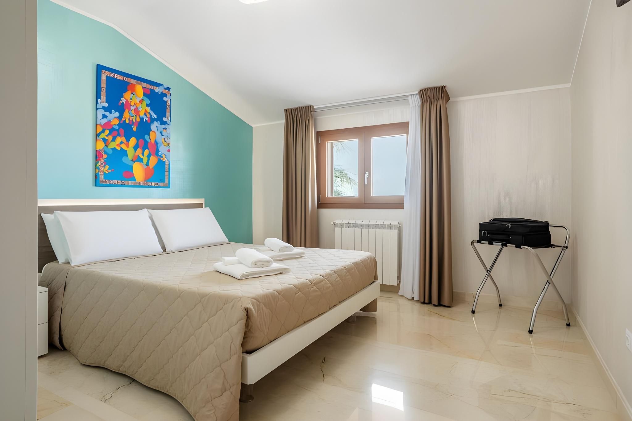 Deluxe 2-Bedroom Apartment