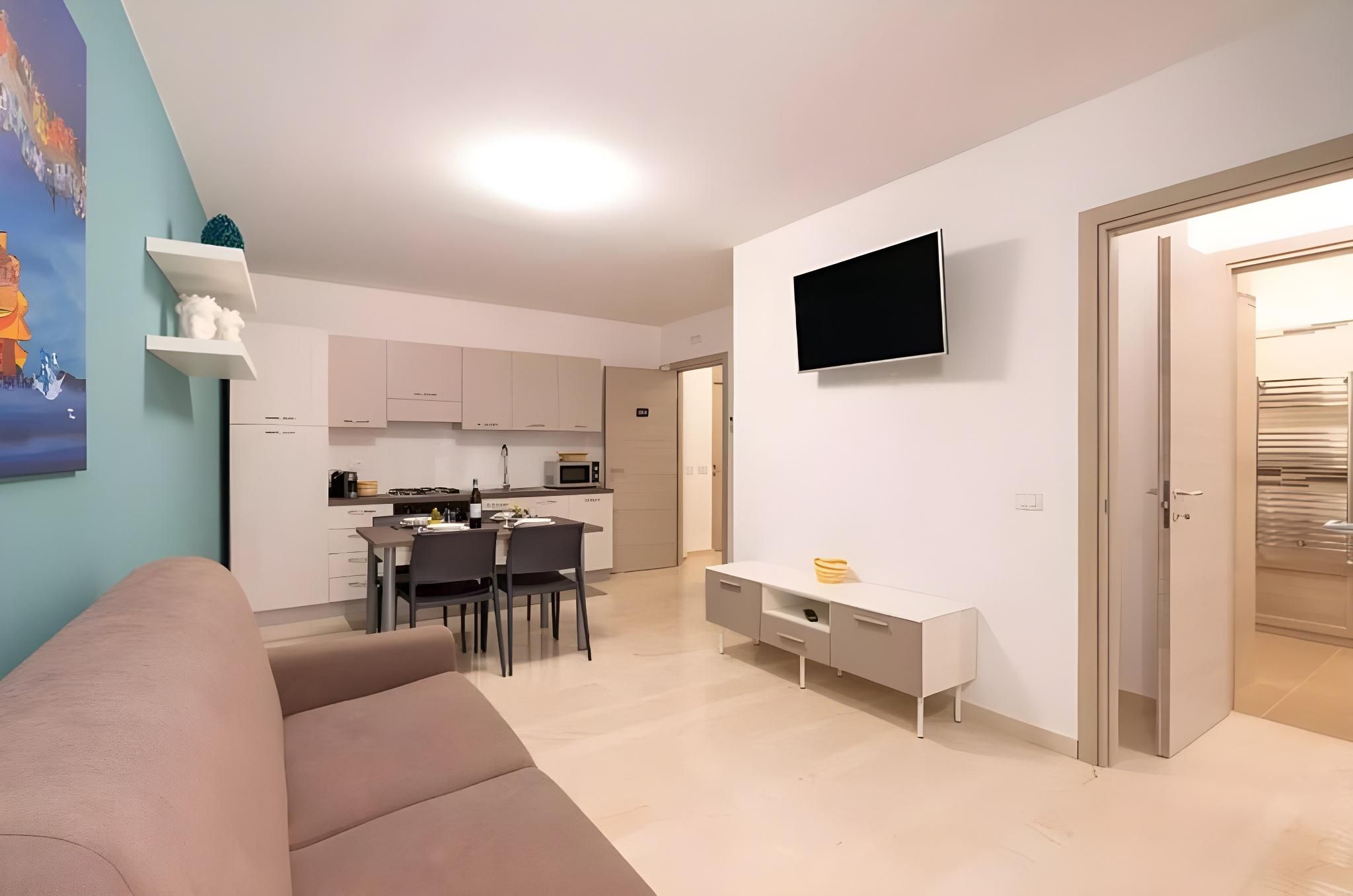 1-Bedroom Exterior View Apartment for 2 Adults