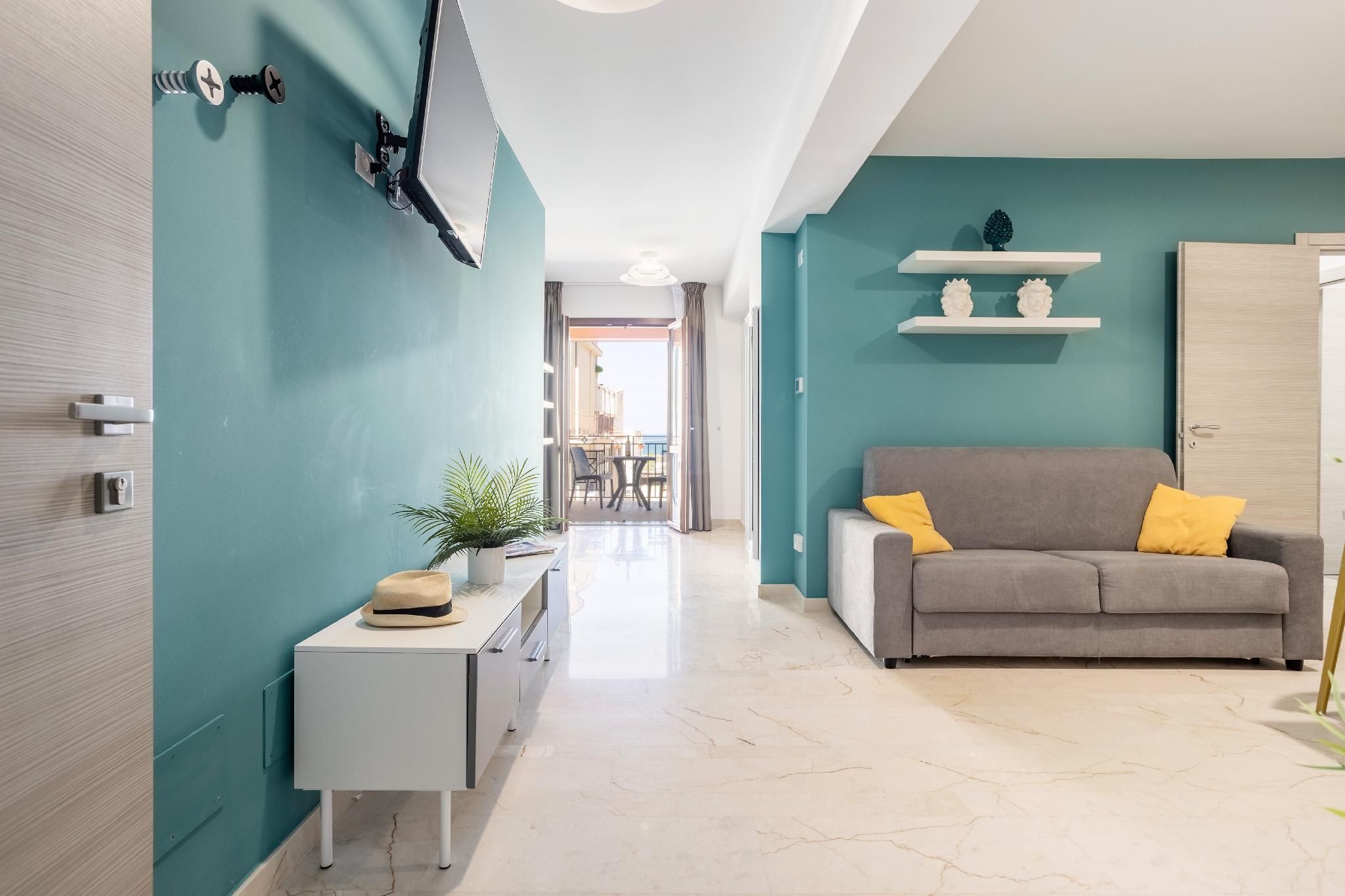 Deluxe Two Bedroom Apartment with Balcony
