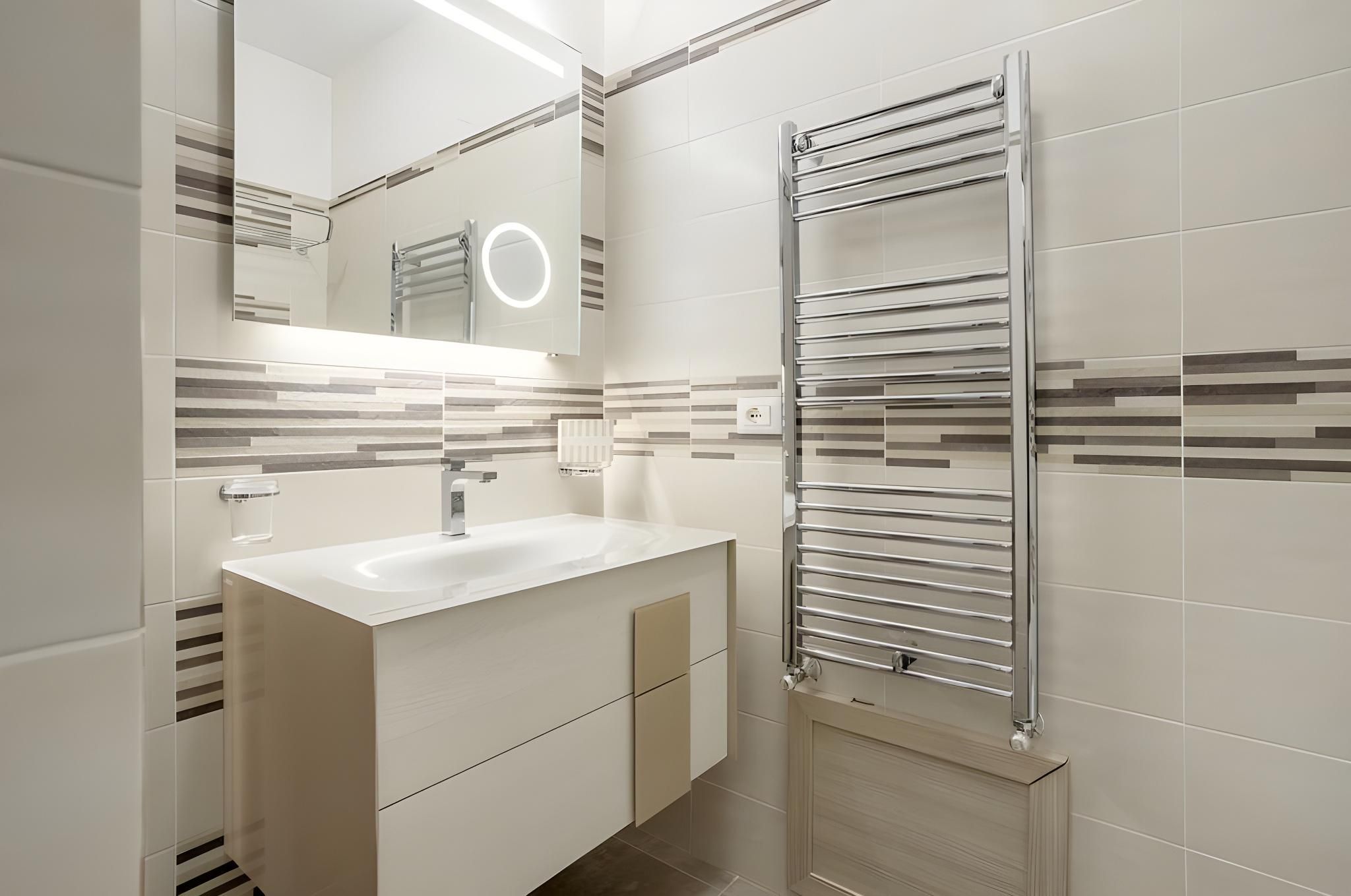 1-Bedroom Exterior View Apartment