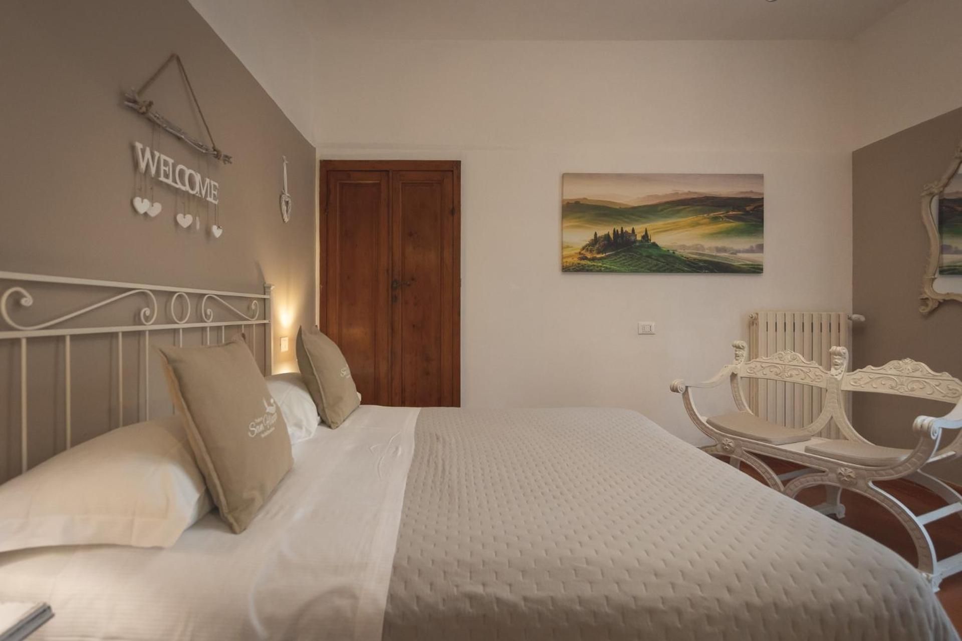 Podere San Filippo B&B-Apartment-Pet Friendly-Rent Bike and Bike Friendly Superior Double Room