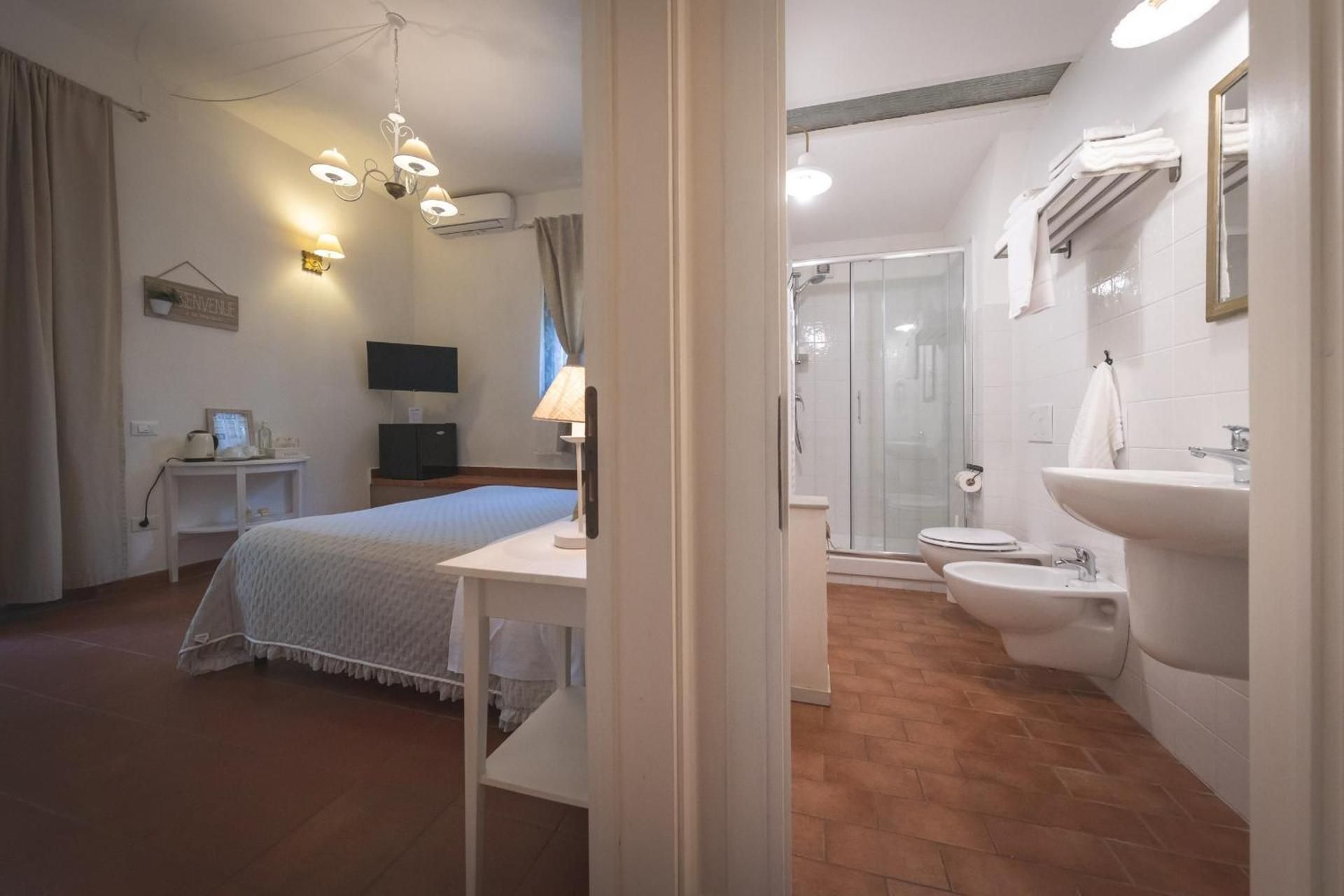 Podere San Filippo B&B-Apartment-Pet Friendly-Rent Bike and Bike Friendly Deluxe Double Room