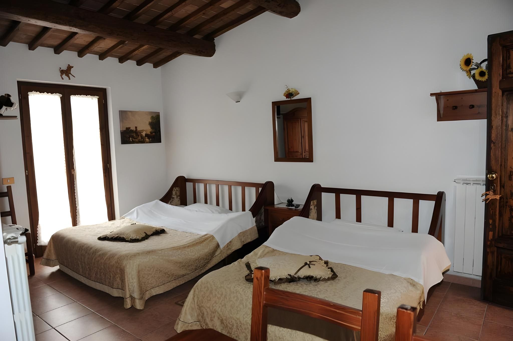 Studio with Queen Bed and Kitchenette