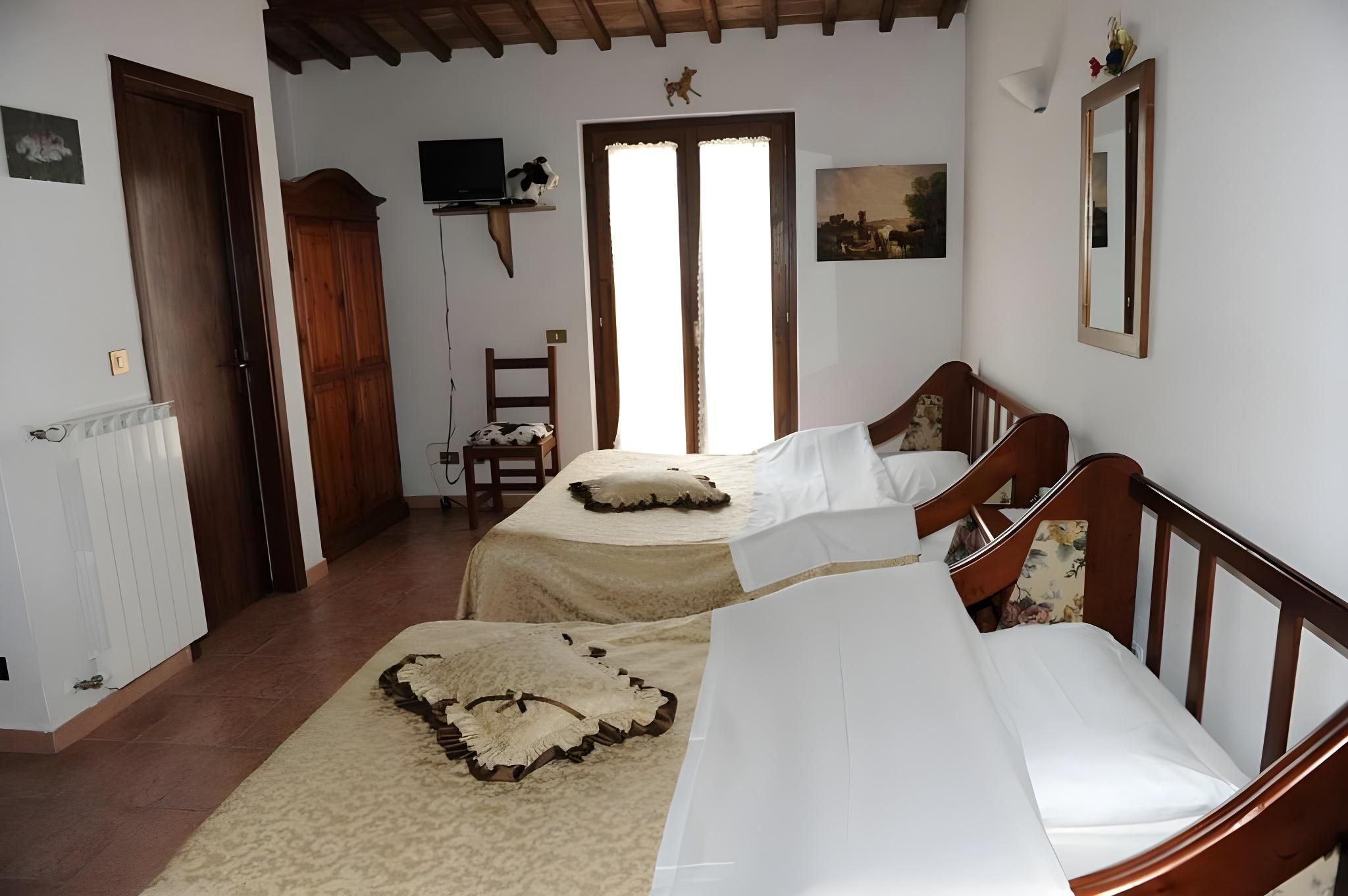 Studio with Queen Bed and Kitchenette