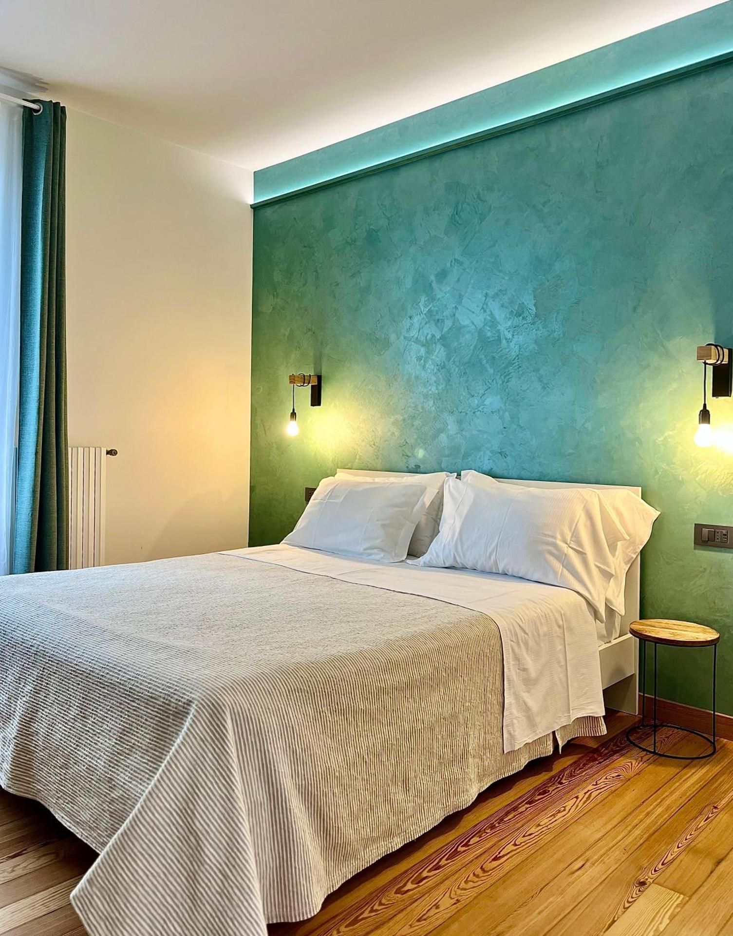 Deluxe Double Room with Balcony and Sea View