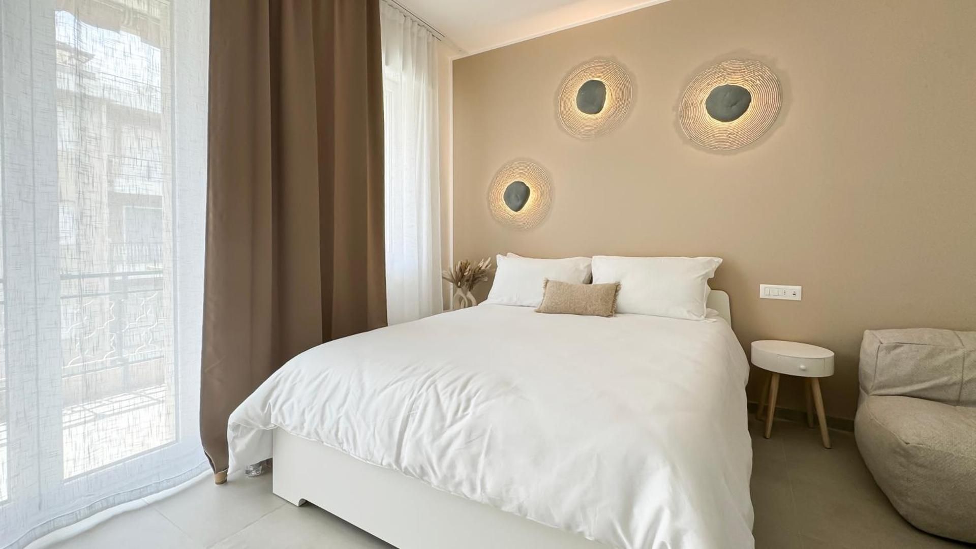 Queen Room with Spa Bath