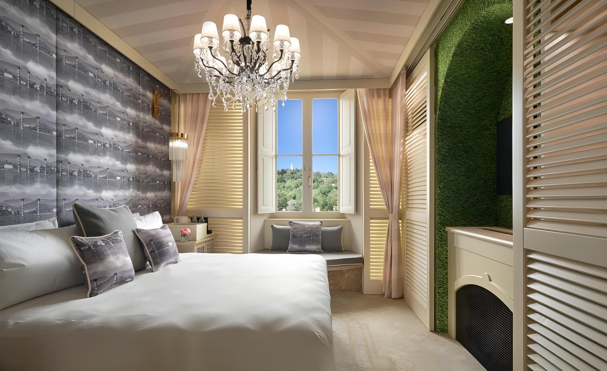 King Room with Mountain View