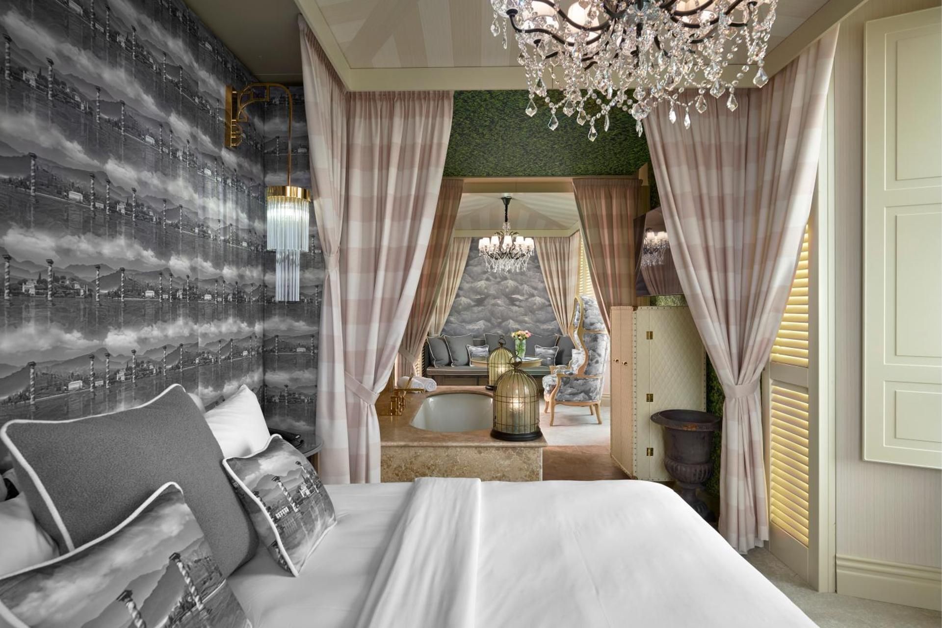 Suite with Mountain View