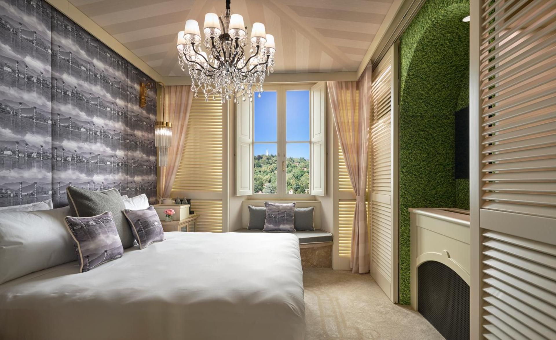 Double Room with Mountain View