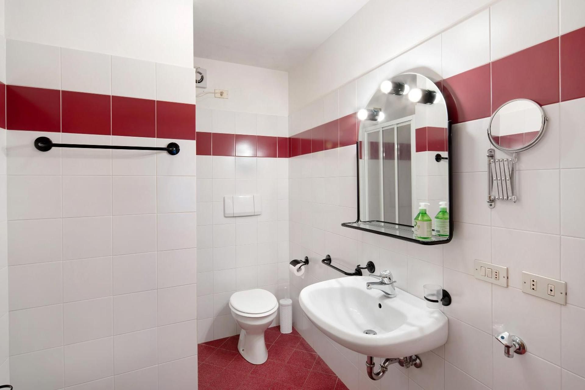 Superior One-Bedroom Apartment with Balcony