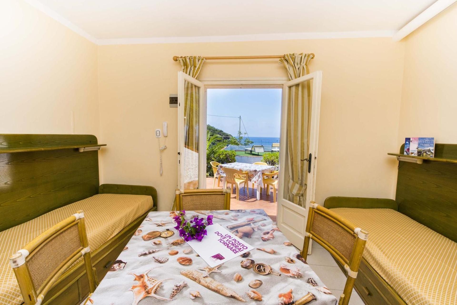 Quadruple Room with Sea View