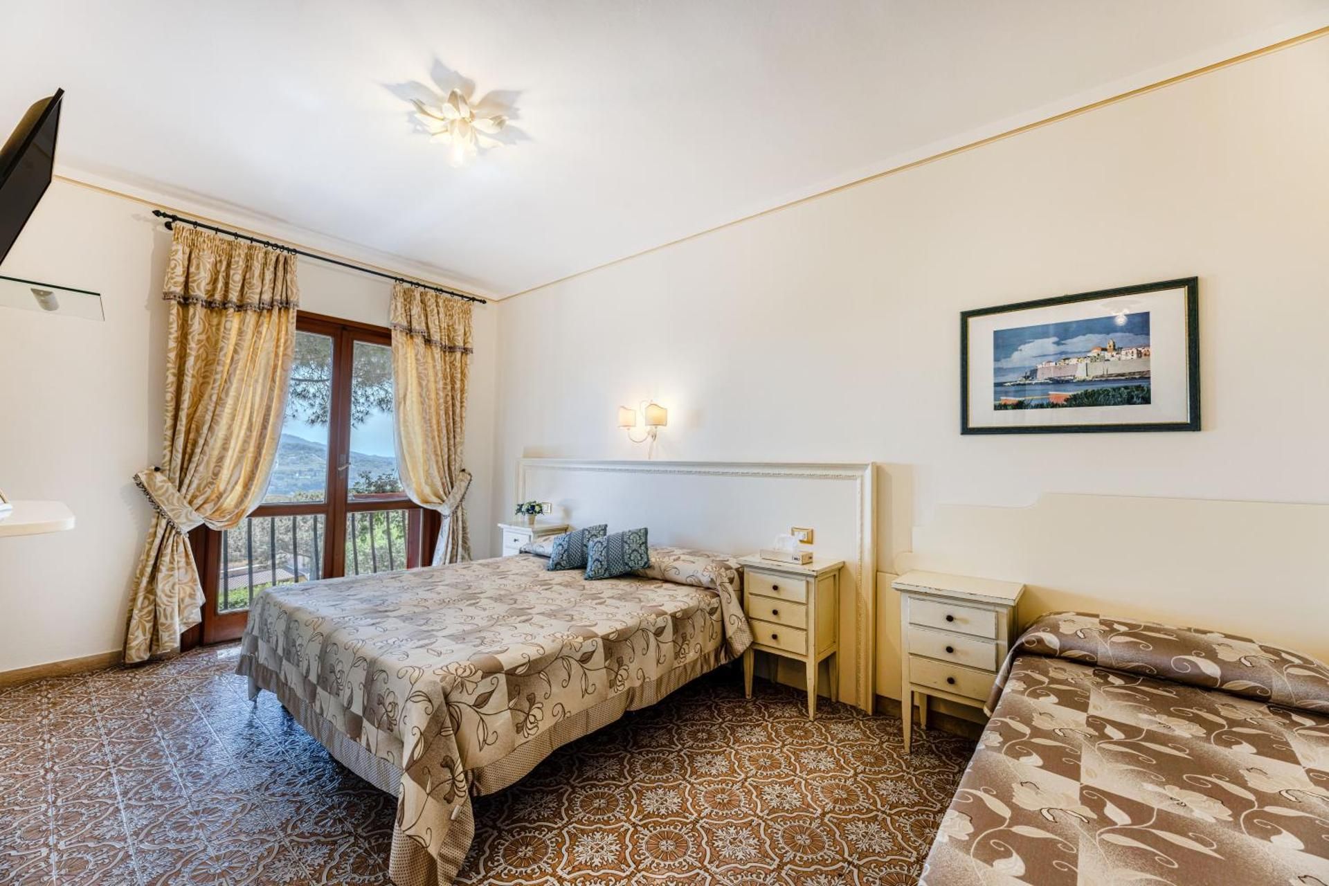 Deluxe Triple Room