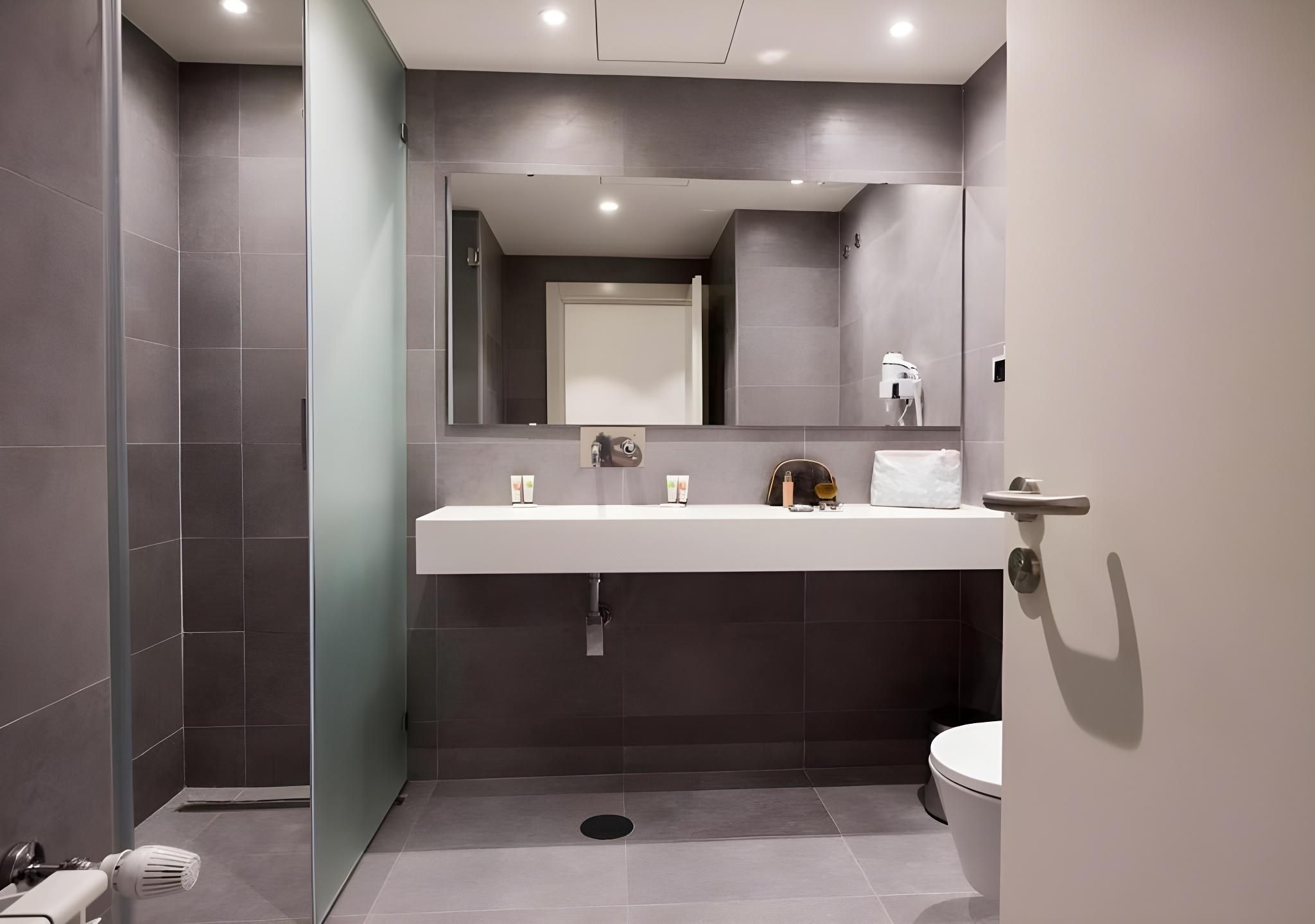 1 Person in 6-Bed Dormitory with En-Suite Bathroom - Female Only