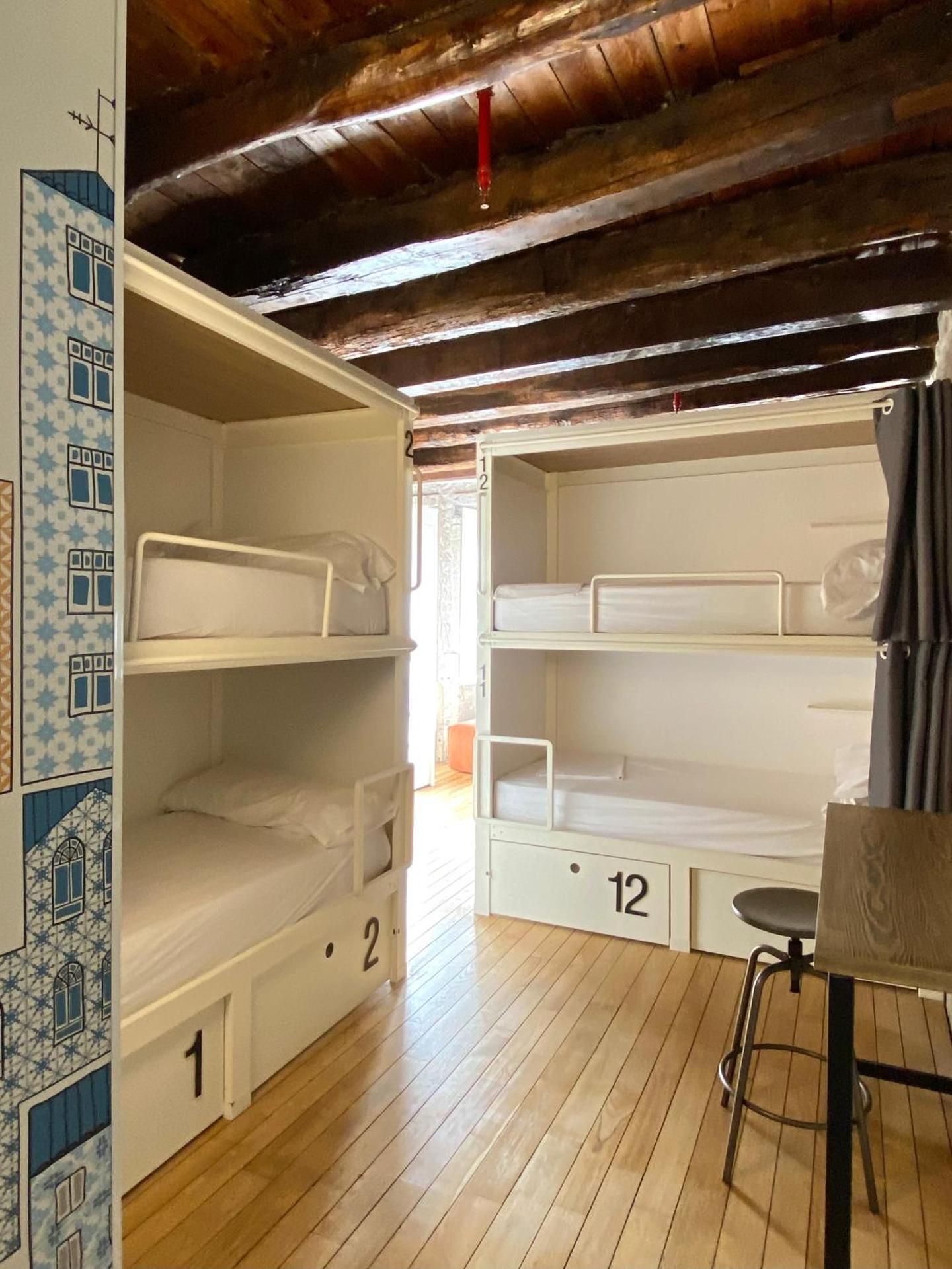 1 Person in 12-Bed Dormitory with En-Suite Bathroom - Mixed
