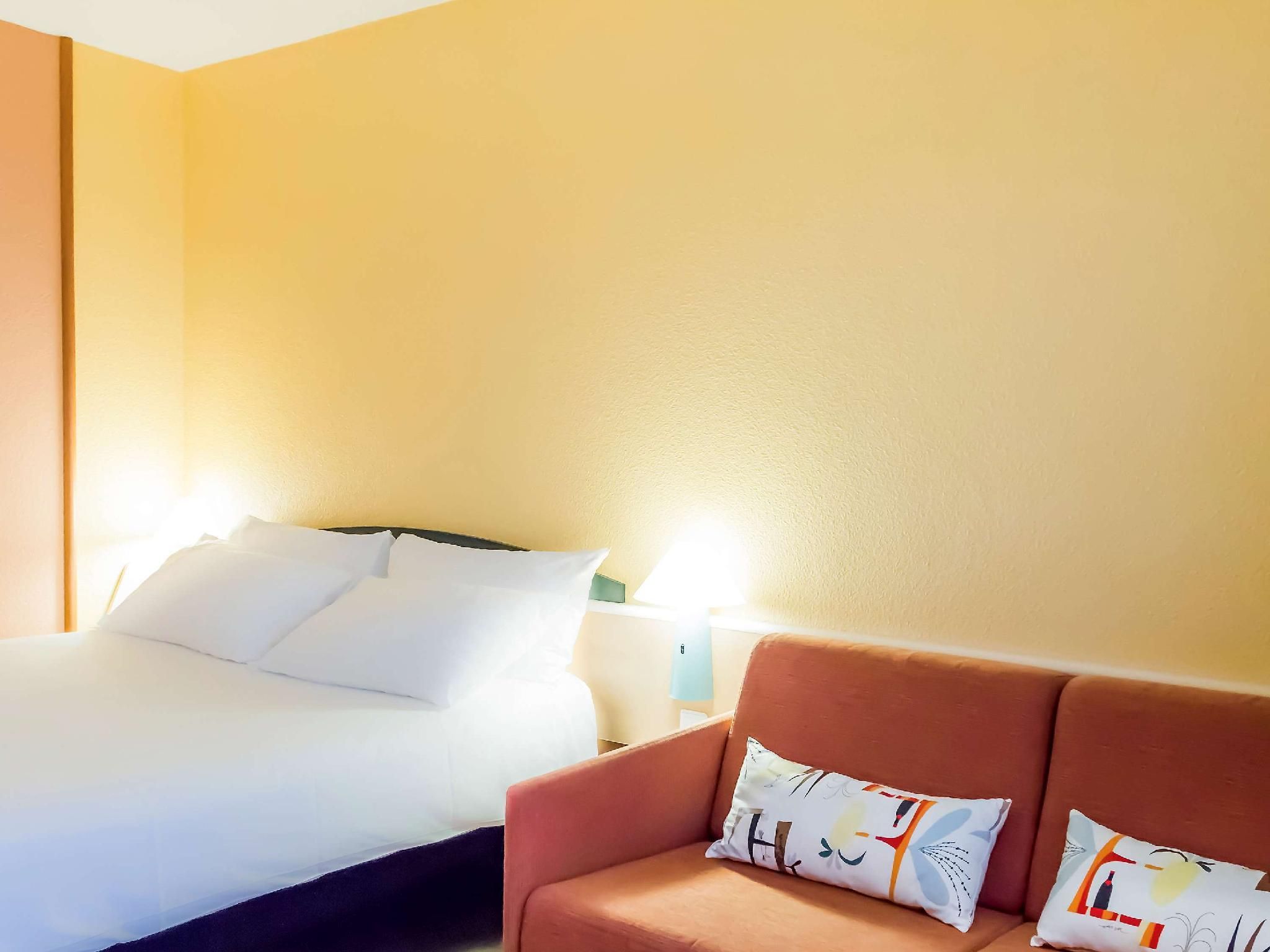 Non-Smoking Superior Room With Double Bed And Lounge