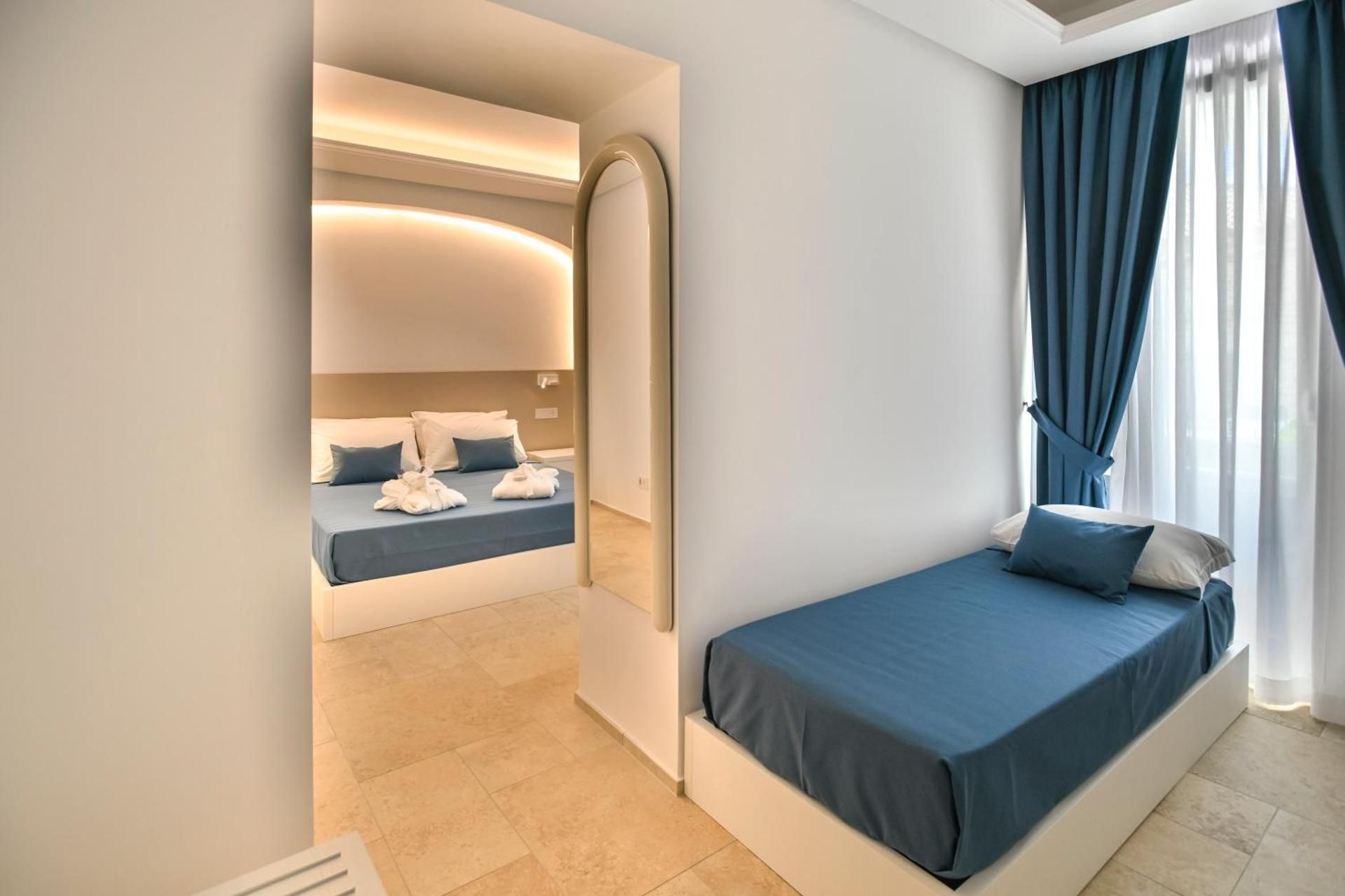 Deluxe Suite with Spa Bath