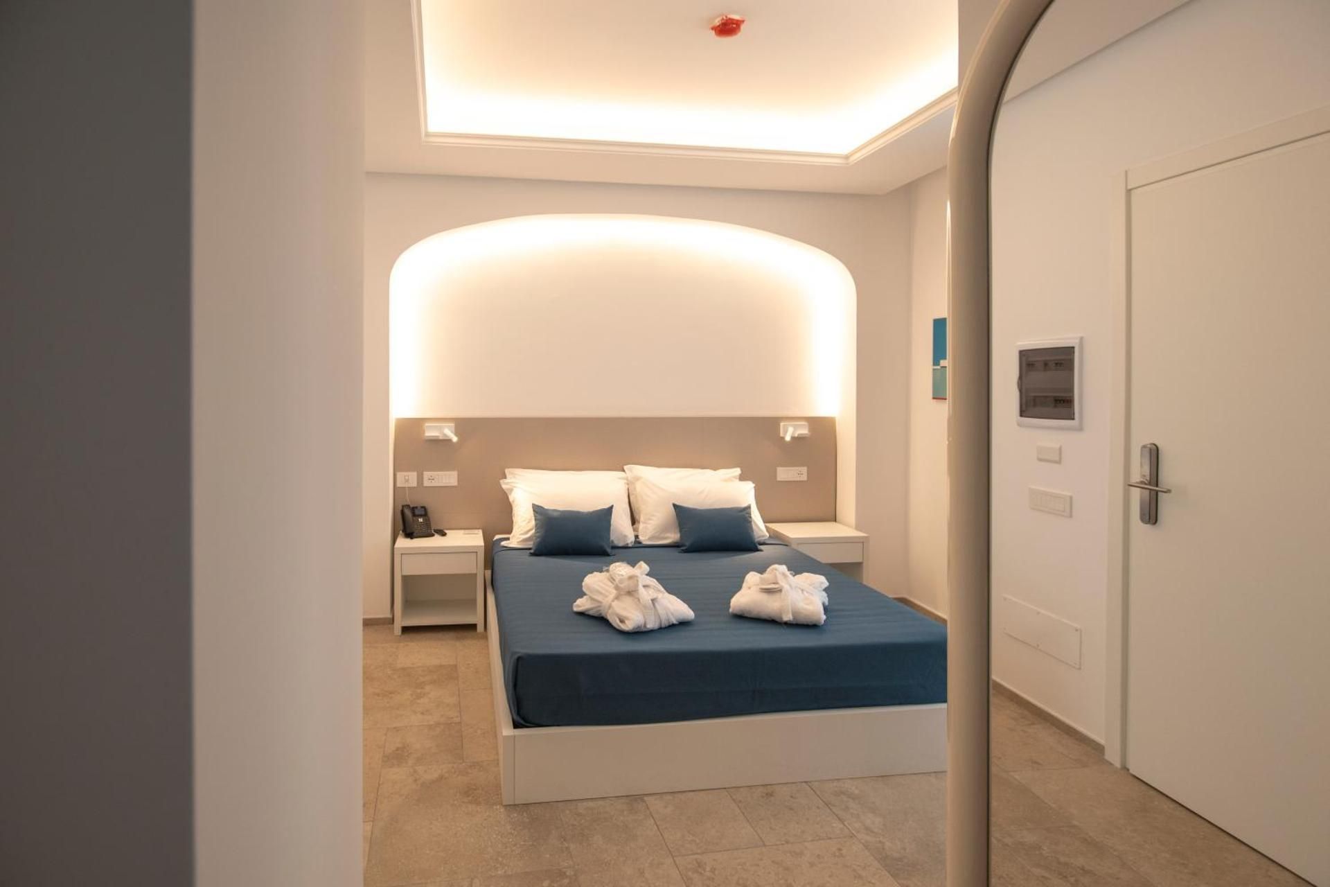 Deluxe Suite with Spa Bath