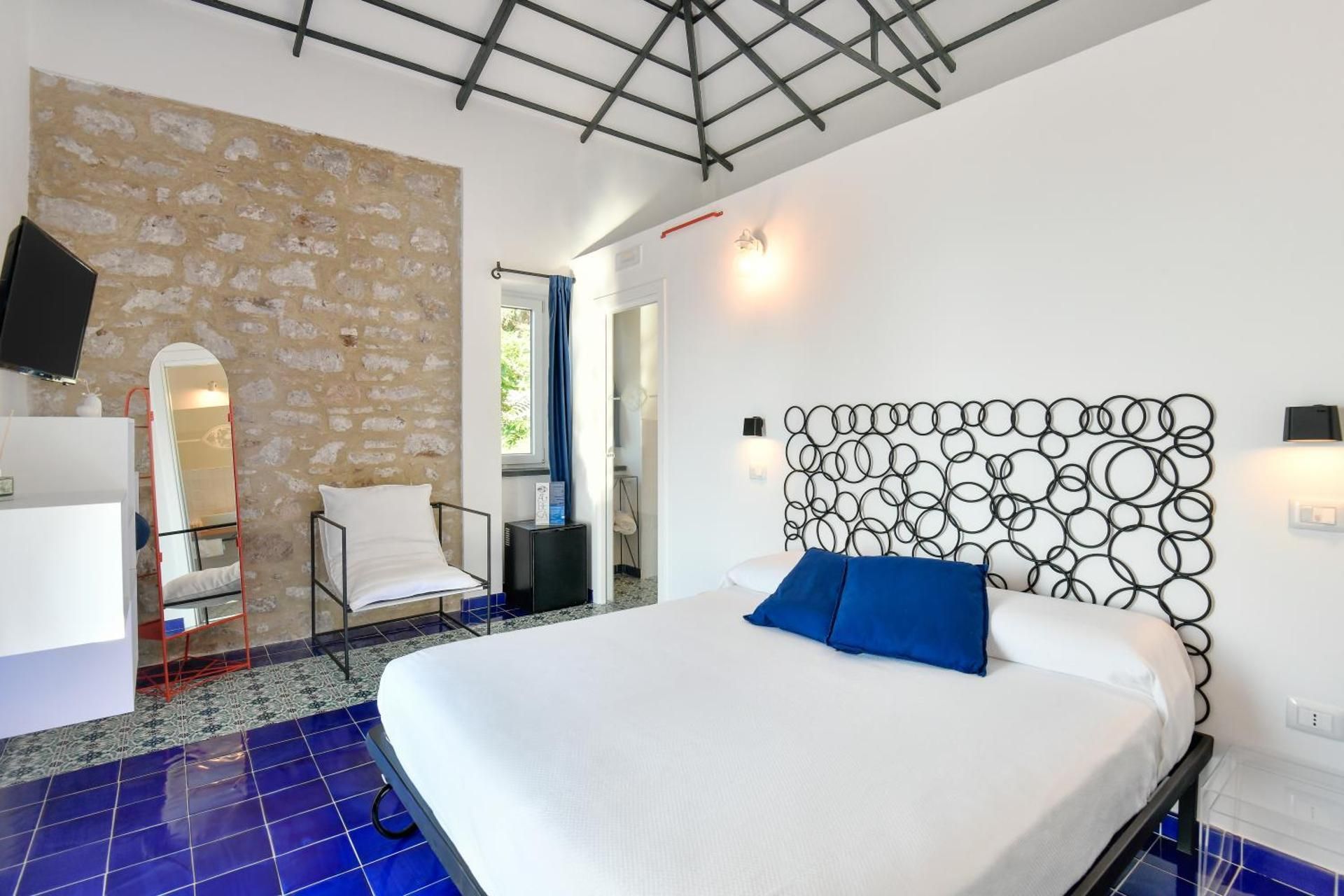 Deluxe Double Room with Balcony and Sea View
