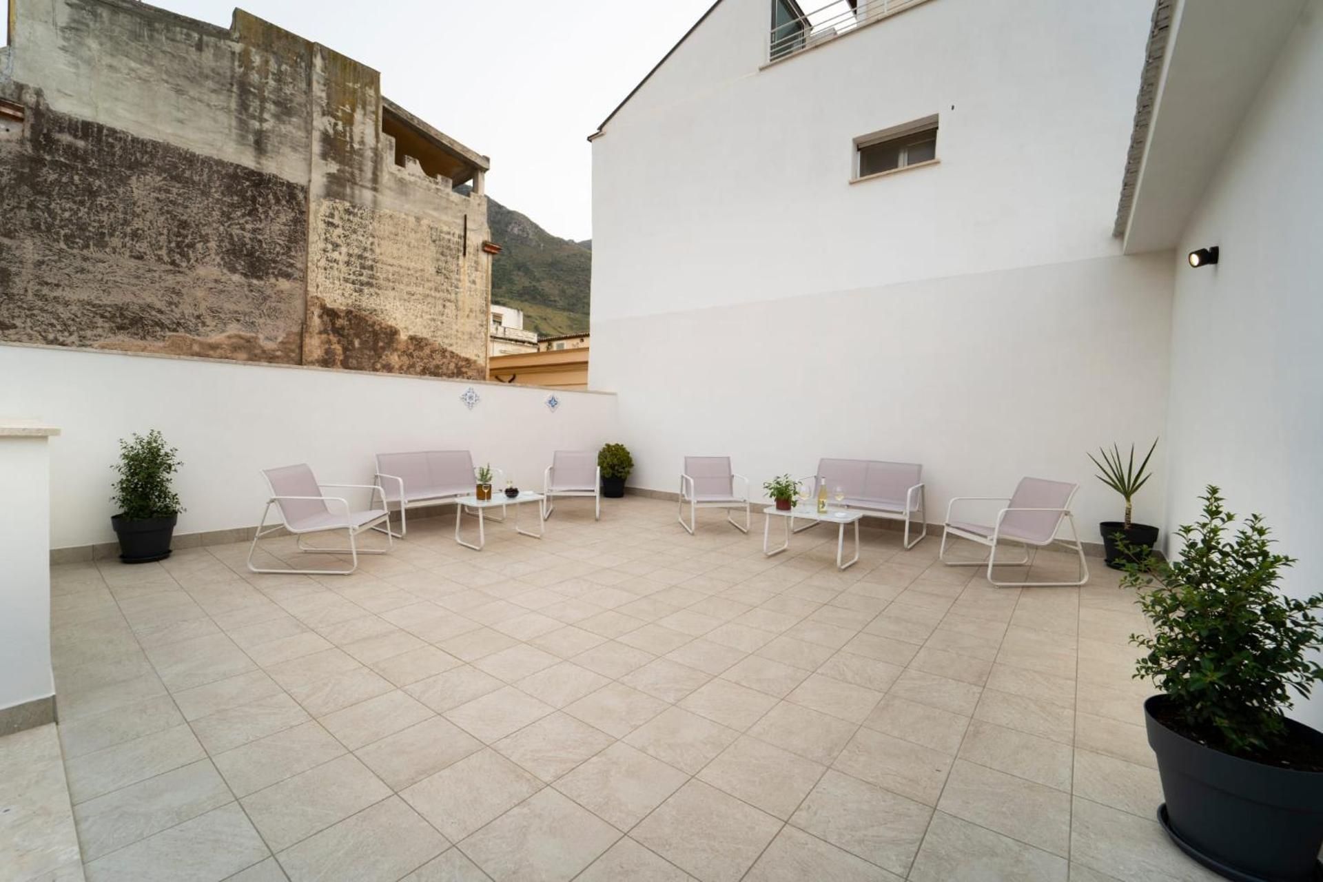 MamEri central rooms