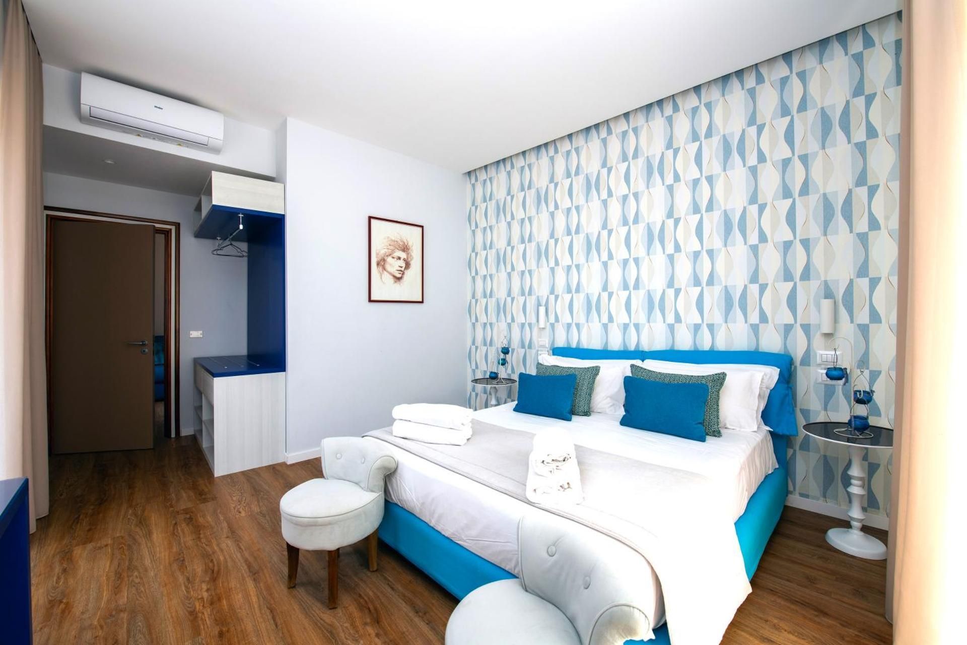 Deluxe One-Bedroom Apartment with Ocean View