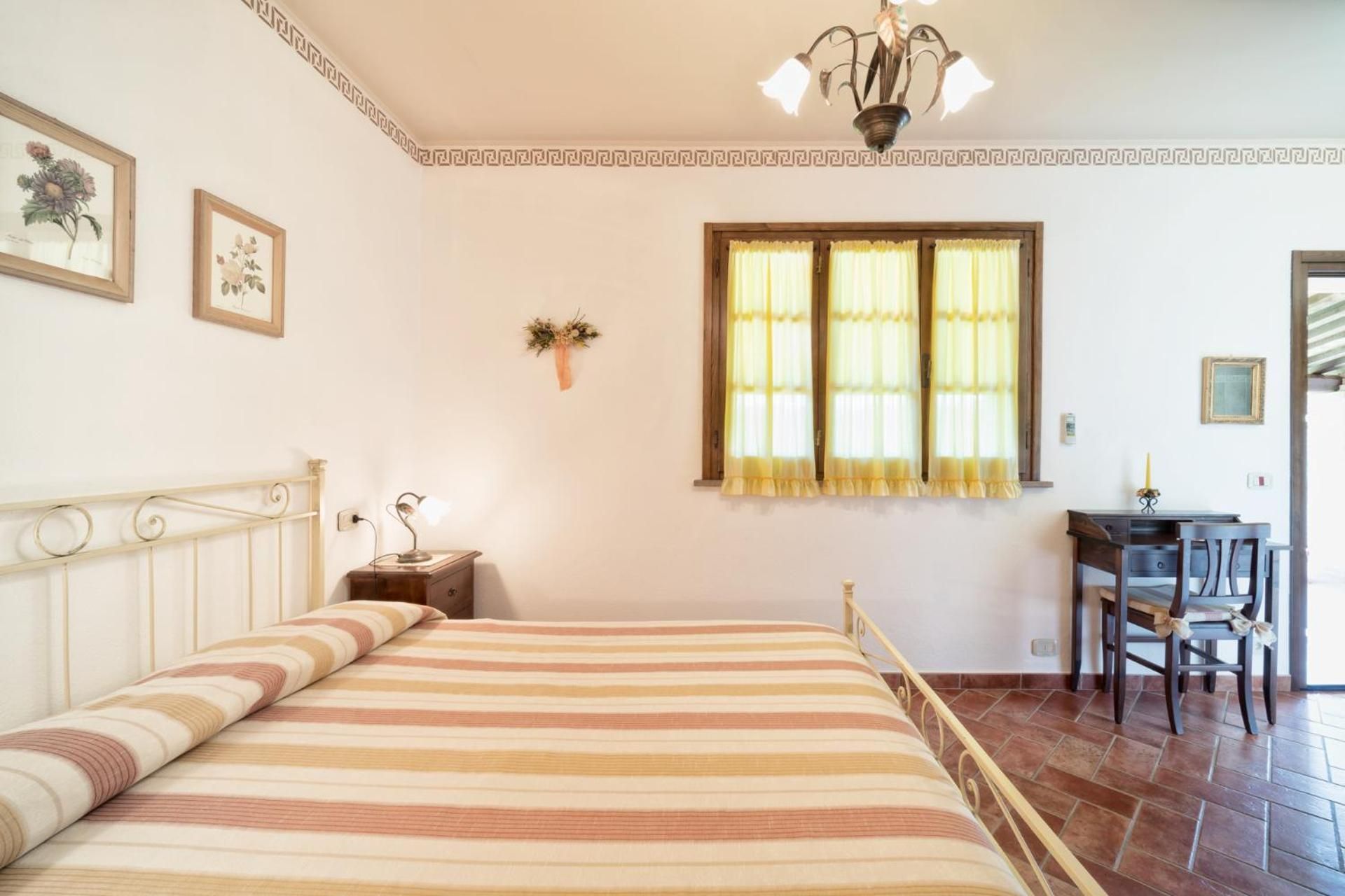 Queen Room with Garden View