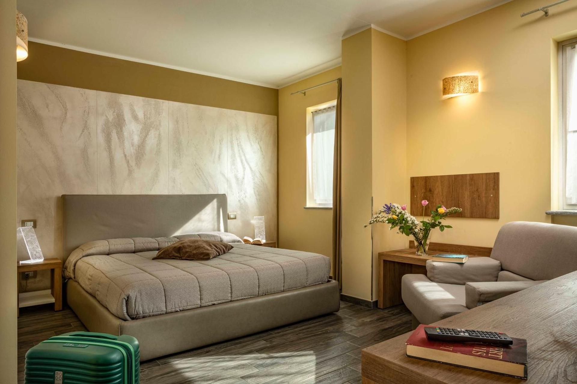 Deluxe King Suite
