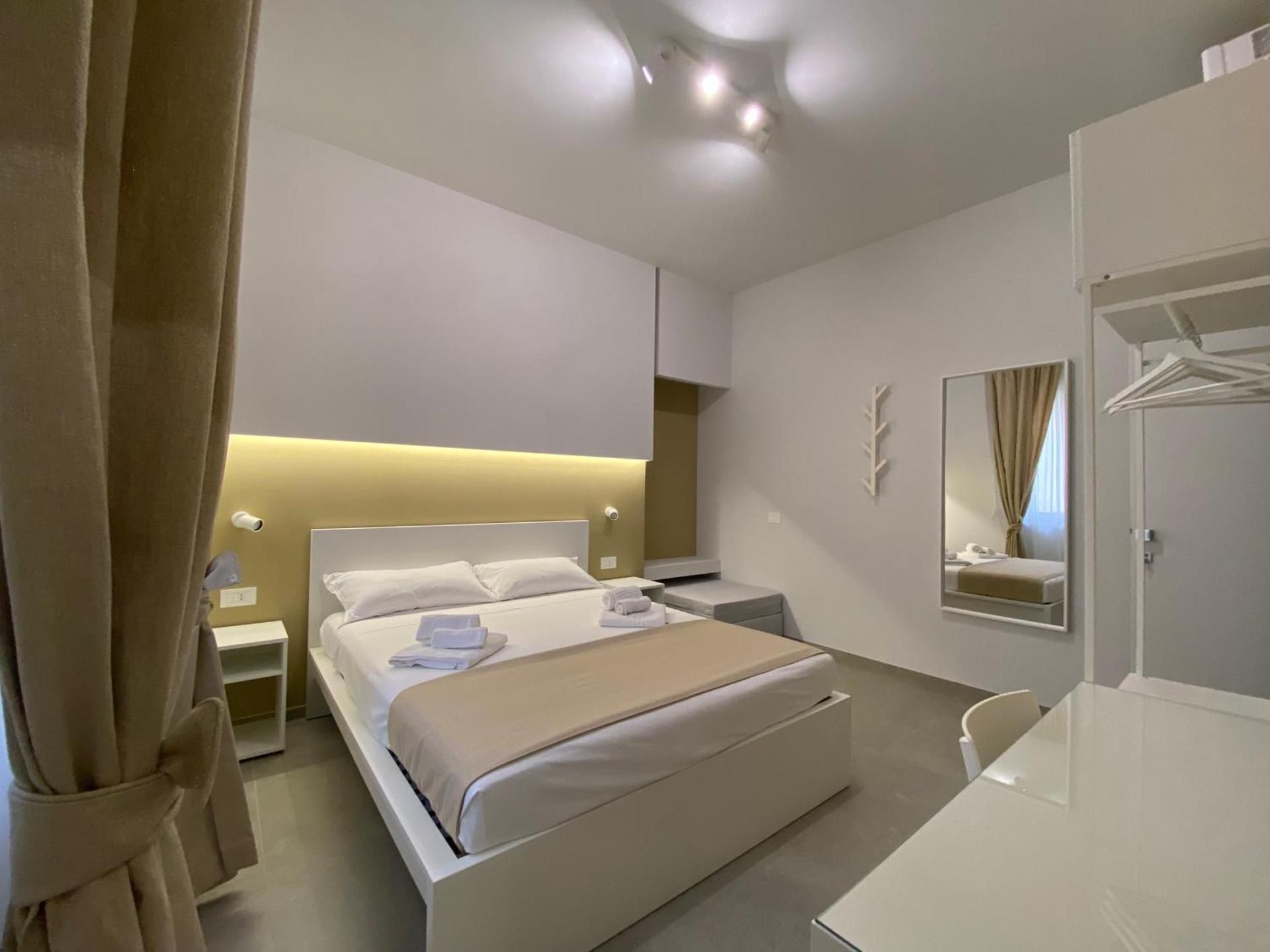 Deluxe Room (2 Adults + 1 Child)