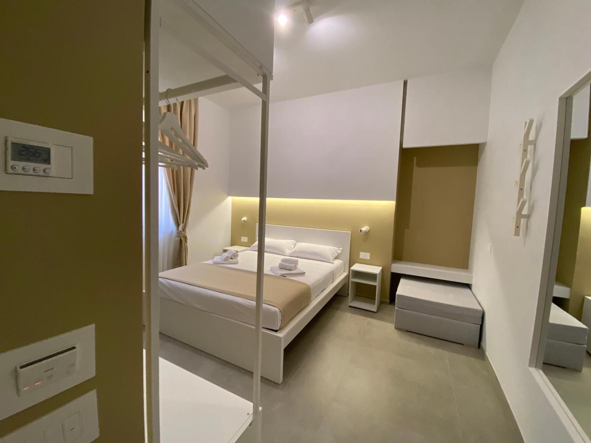 Deluxe Room (2 Adults + 1 Child)