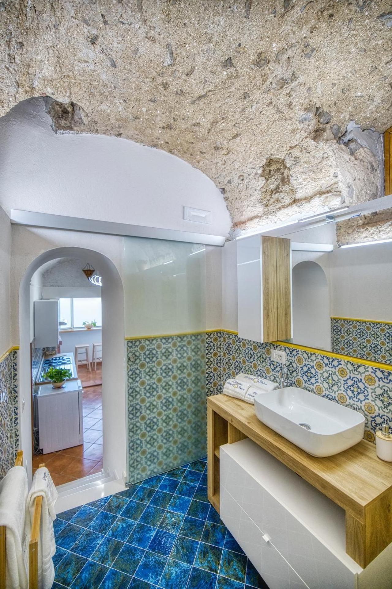 Salvo's House Apartment with Sea View 2