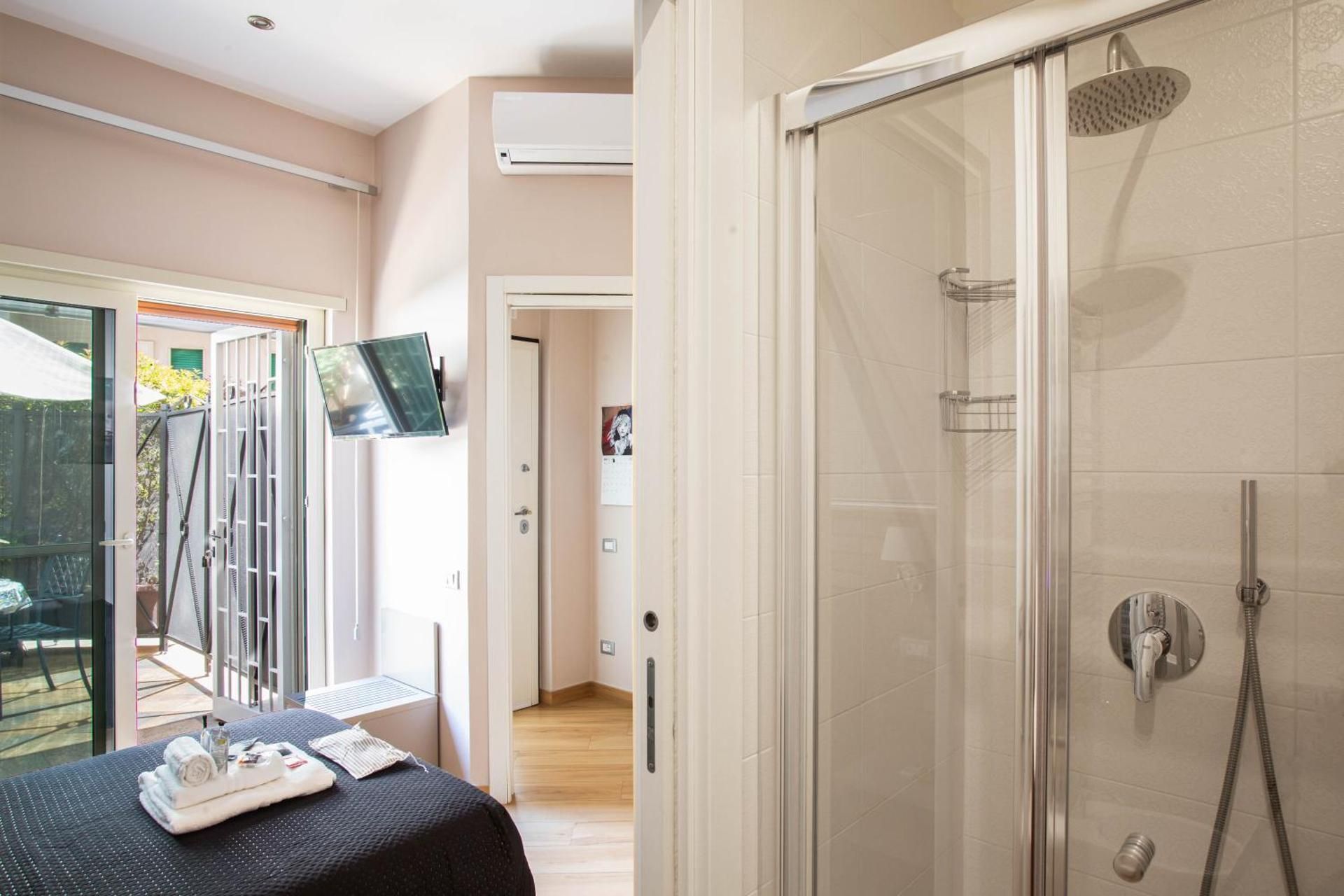 Single Room with Private Bathroom