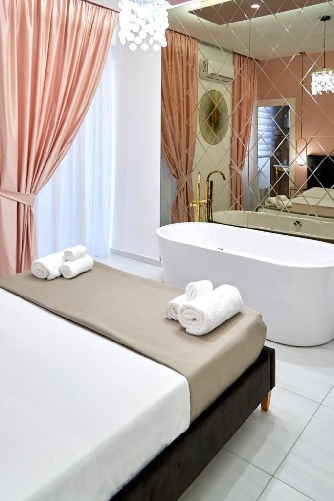 King Room with Spa Bath