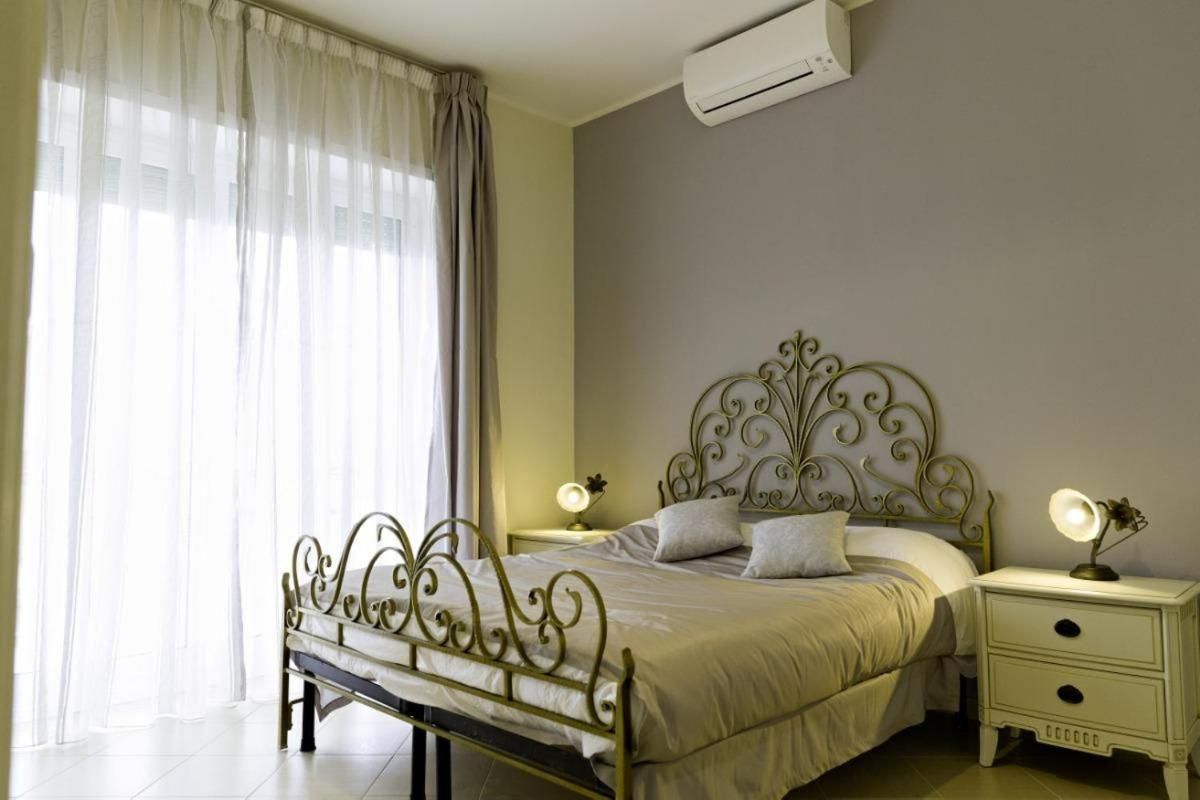 Double Room with Private External Bathroom