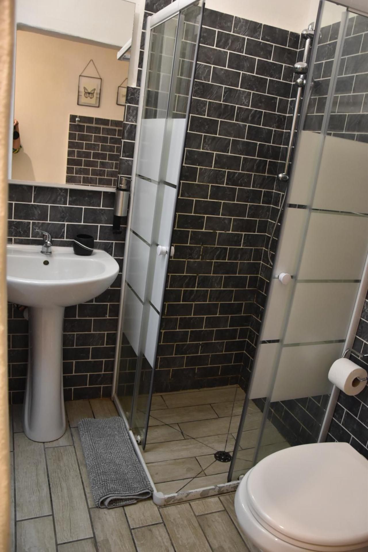 Quadruple Room with Private Bathroom