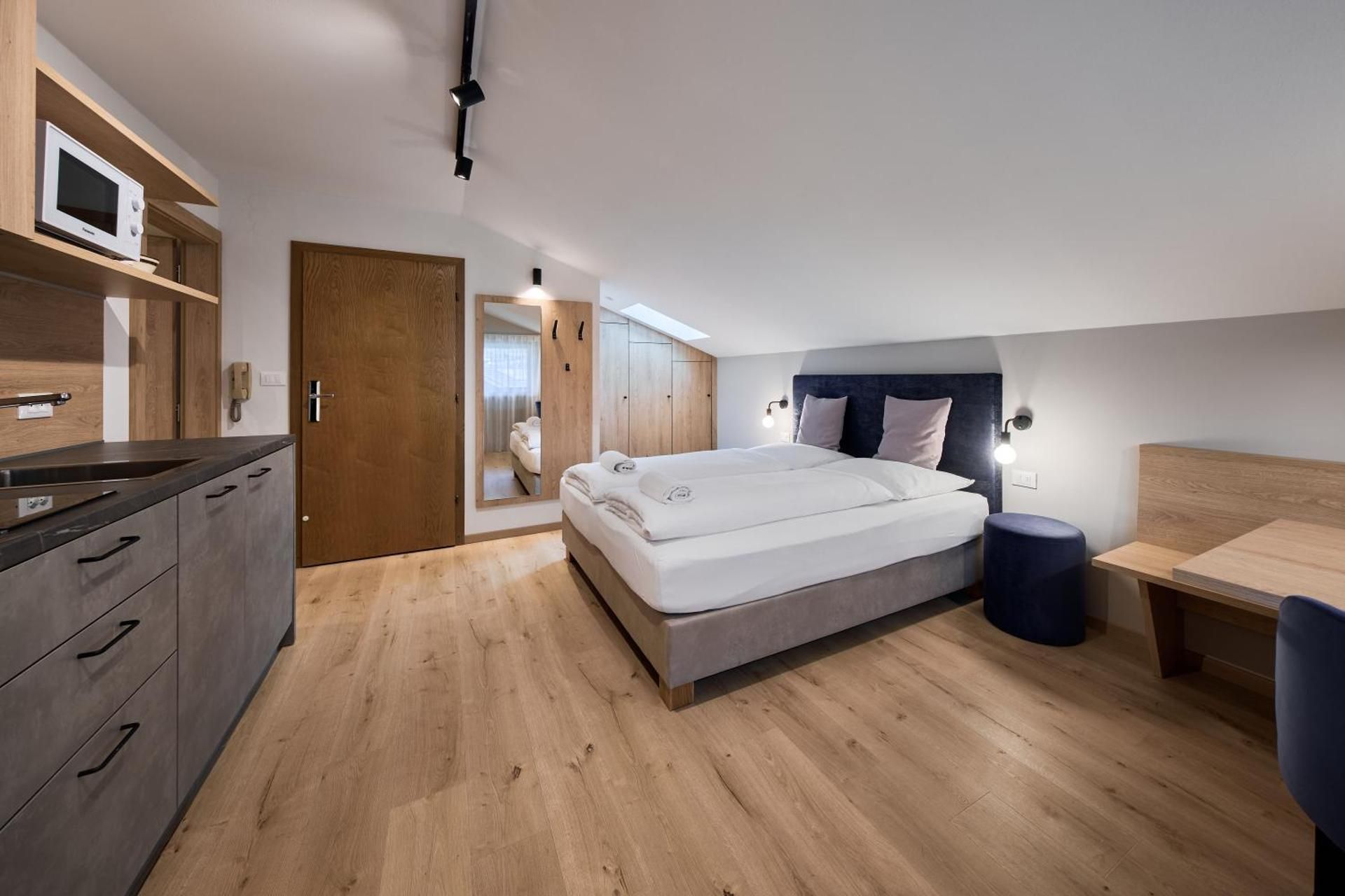 Apartment with Shower