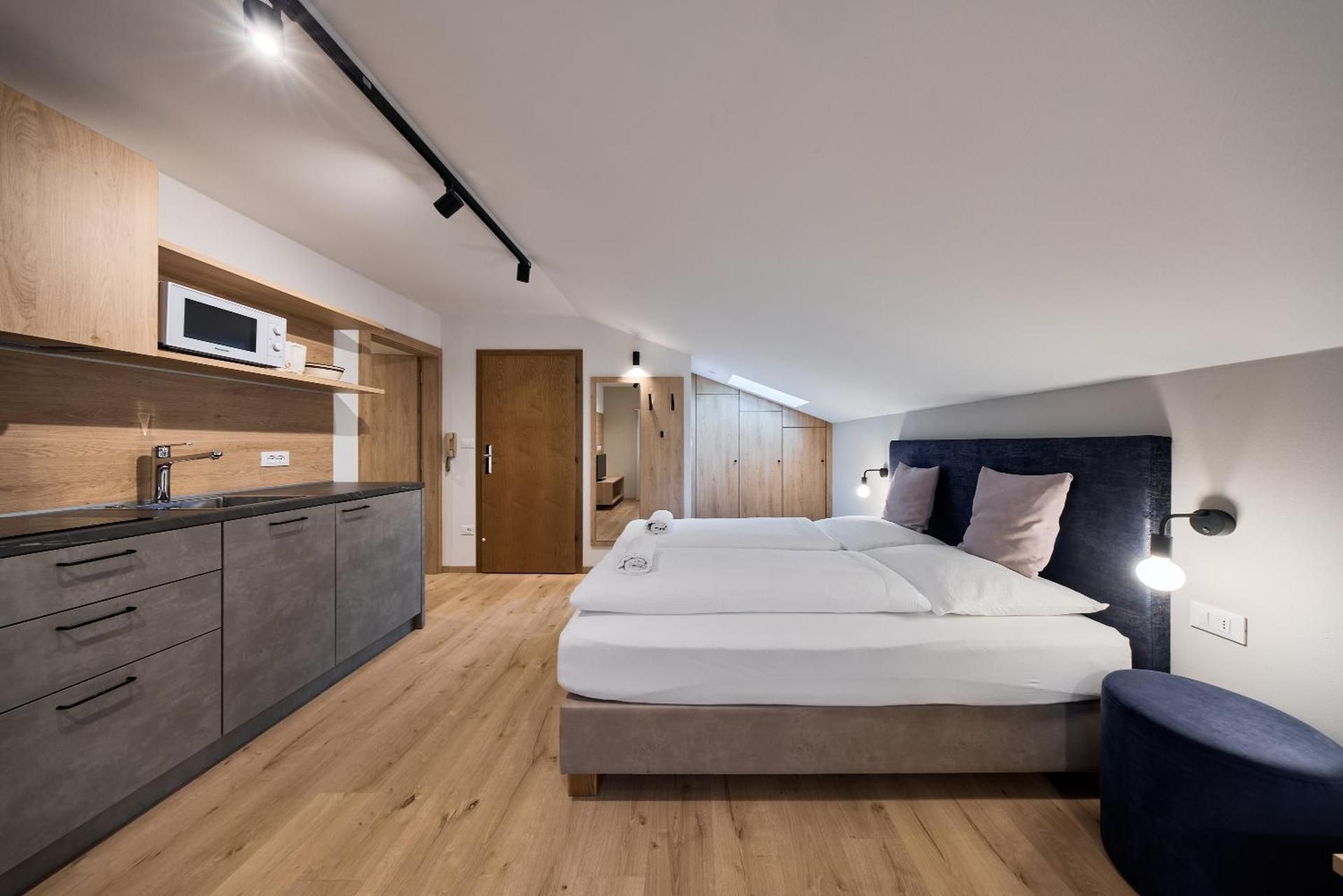 Apartment with Shower