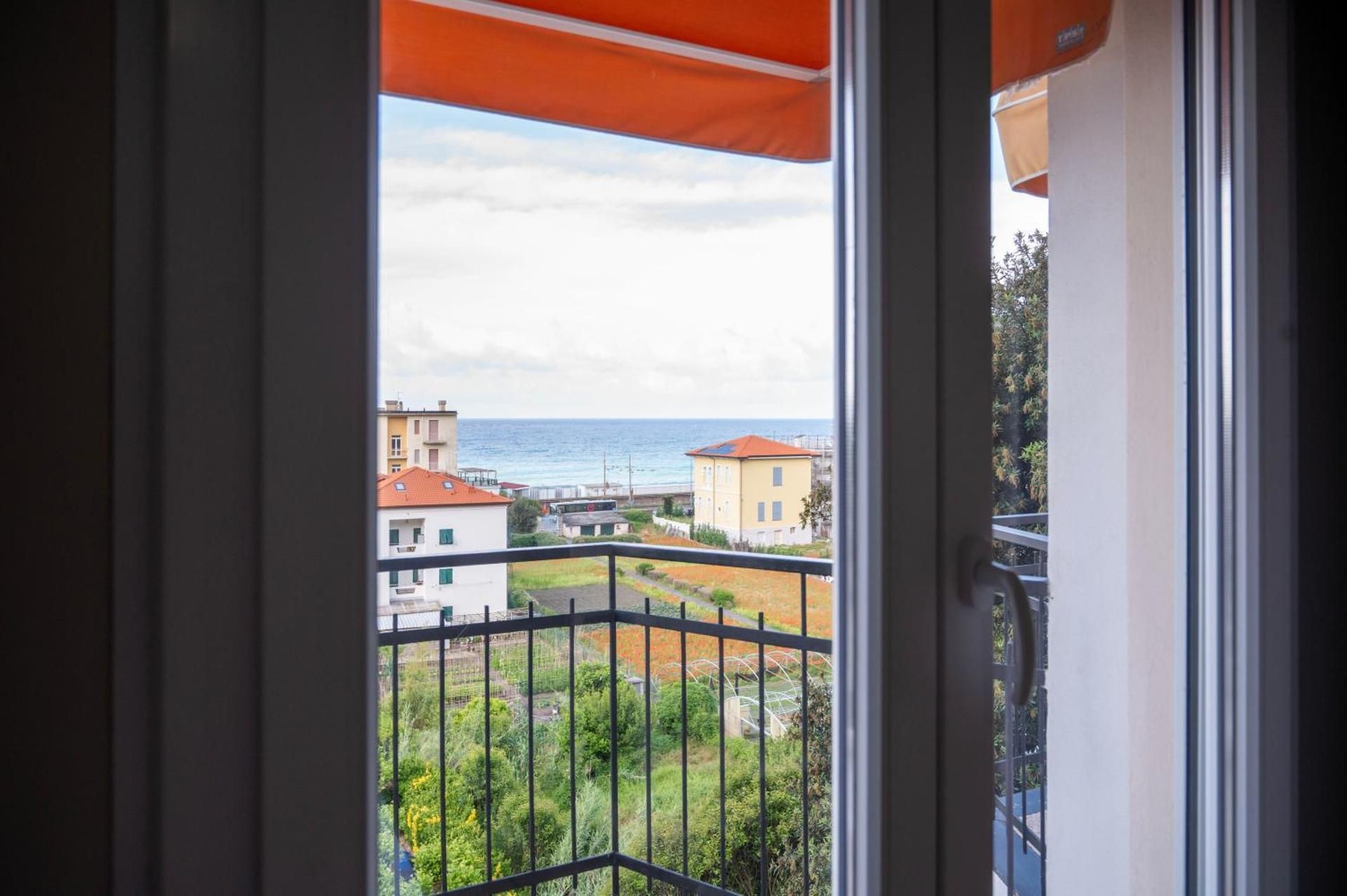Double or Twin Room with Balcony and Sea View