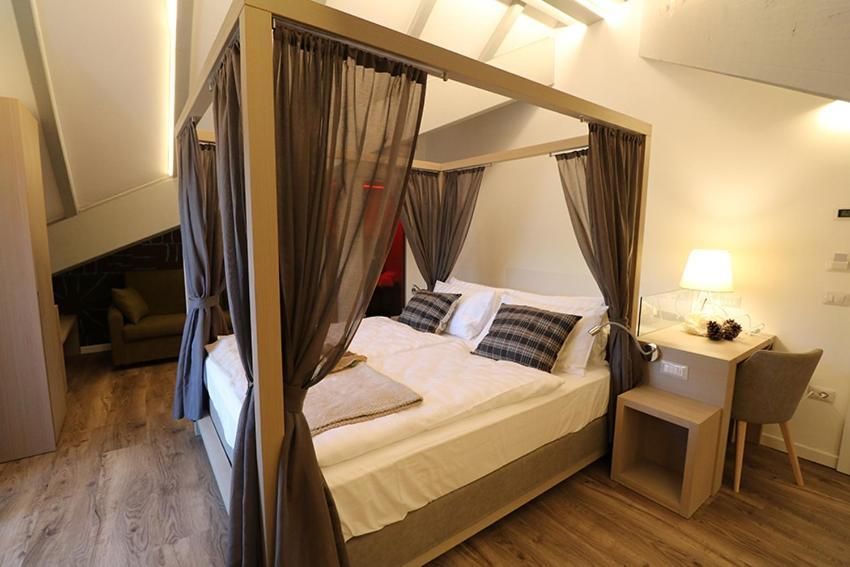 Penthouse Suite with Spa Bath