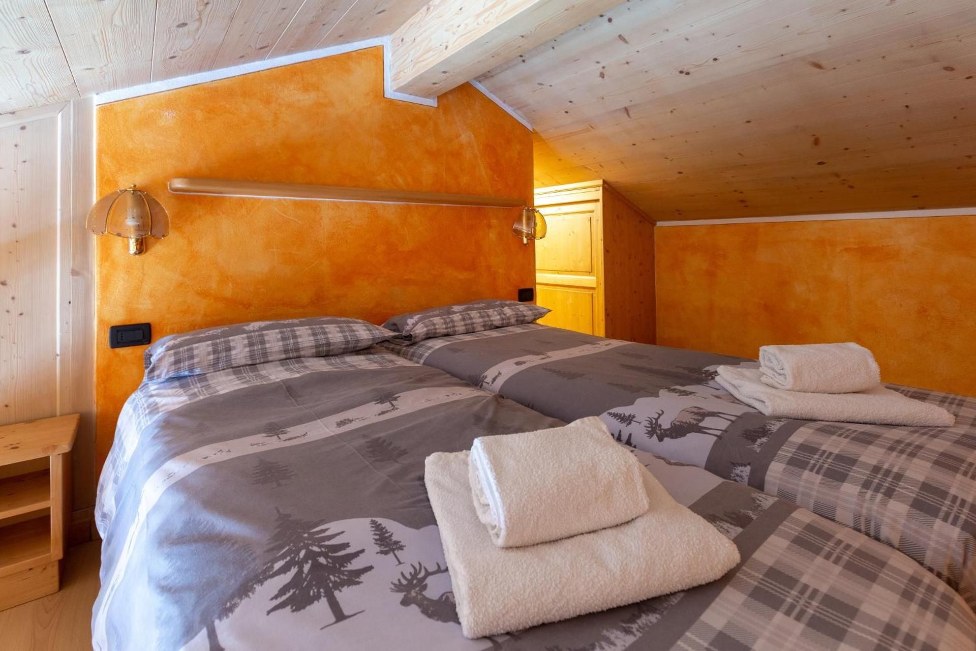 One-Bedroom Apartment - Split Level