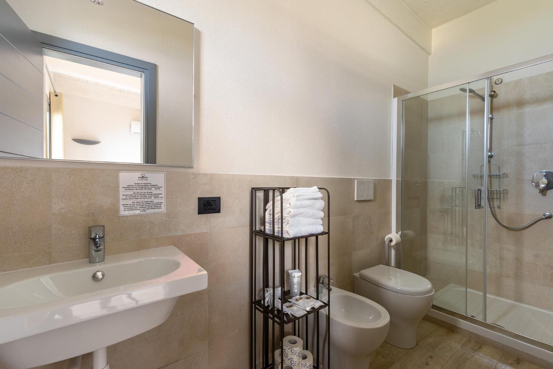Deluxe Triple Room with Sea View - Separate building