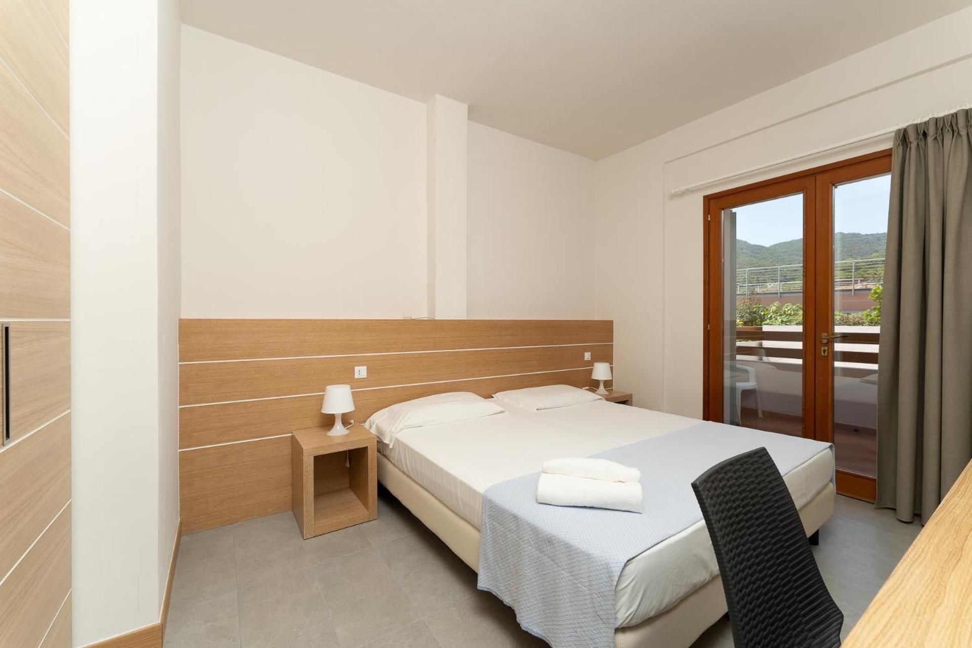 Double or Twin Room with Partial Sea View